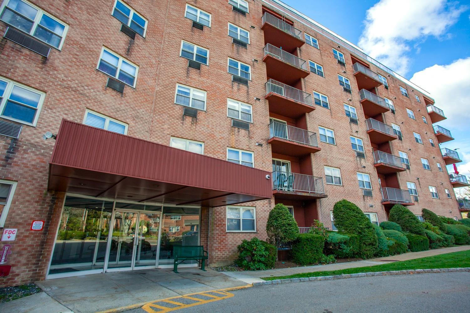 Coop Lakeview  Westchester County, NY 10566, MLS-853436-3