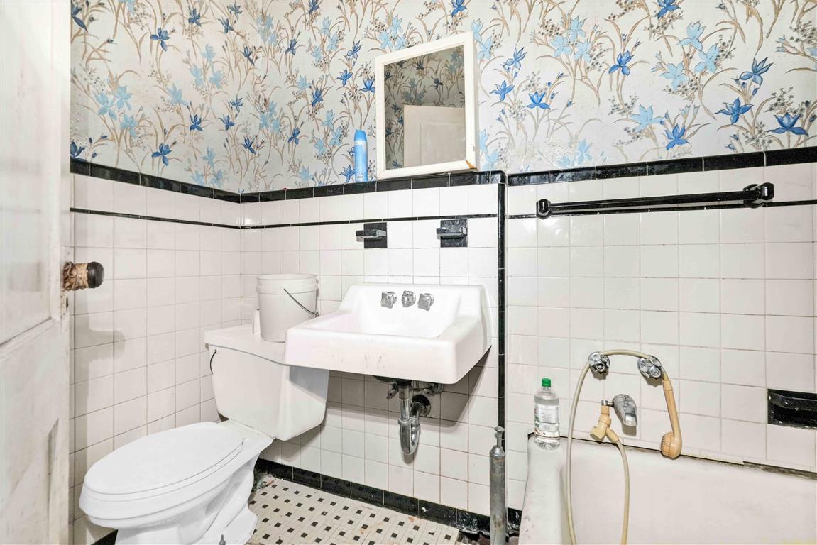 Single Family 77th  Queens, NY 11385, MLS-853473-12