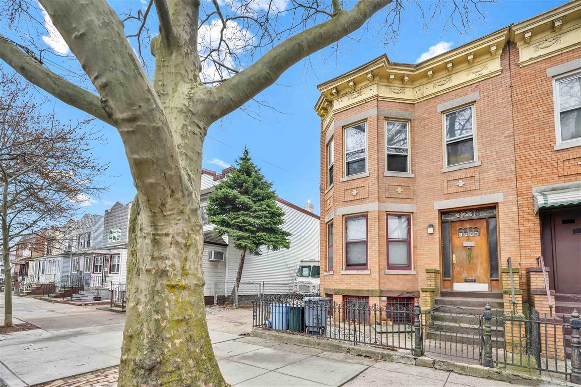 Single Family 77th  Queens, NY 11385, MLS-853473-2