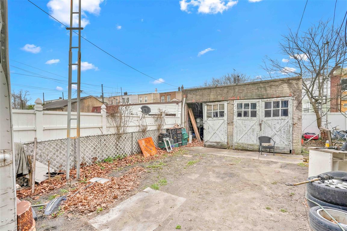 Single Family 77th  Queens, NY 11385, MLS-853473-3