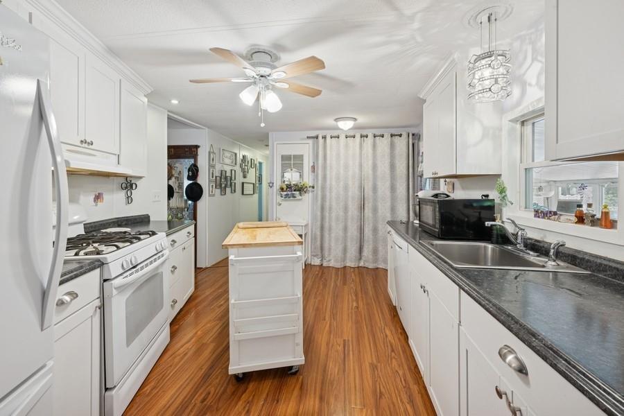 Single Family 1661 Old Country Road  Suffolk County, NY 11901, MLS-853487-17