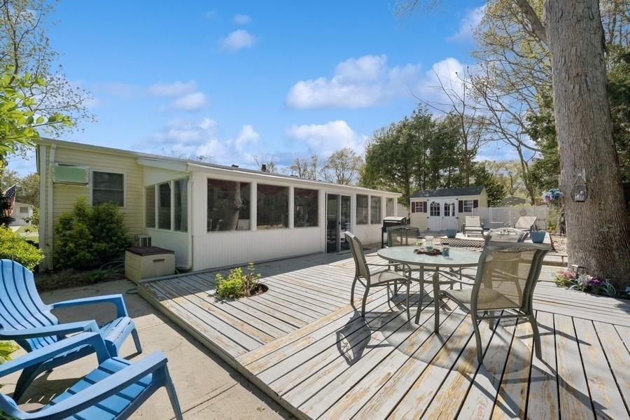 Single Family 1661 Old Country Road  Suffolk County, NY 11901, MLS-853487-6
