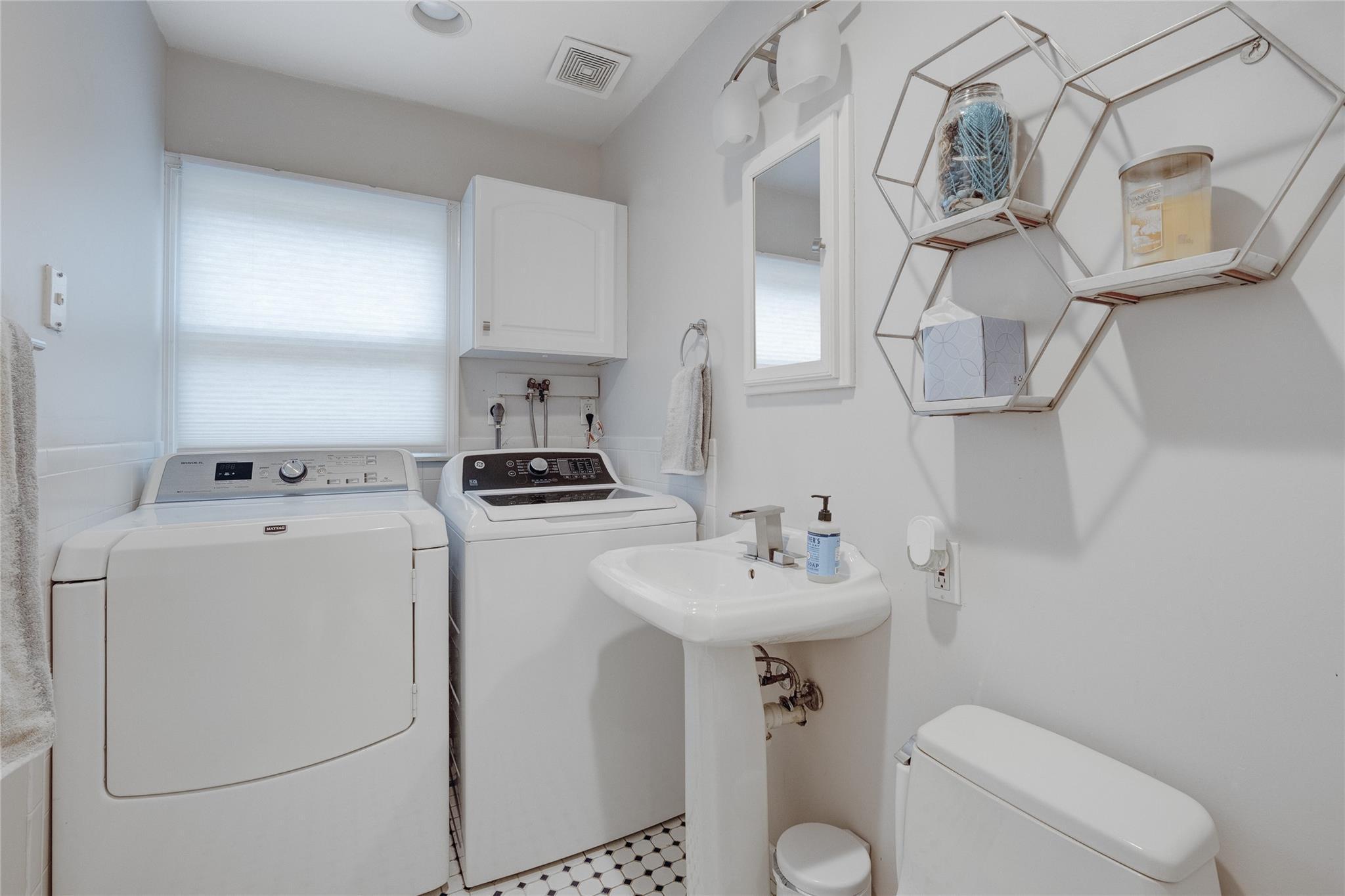 Single Family Jerome  Nassau County, NY 11514, MLS-853491-9