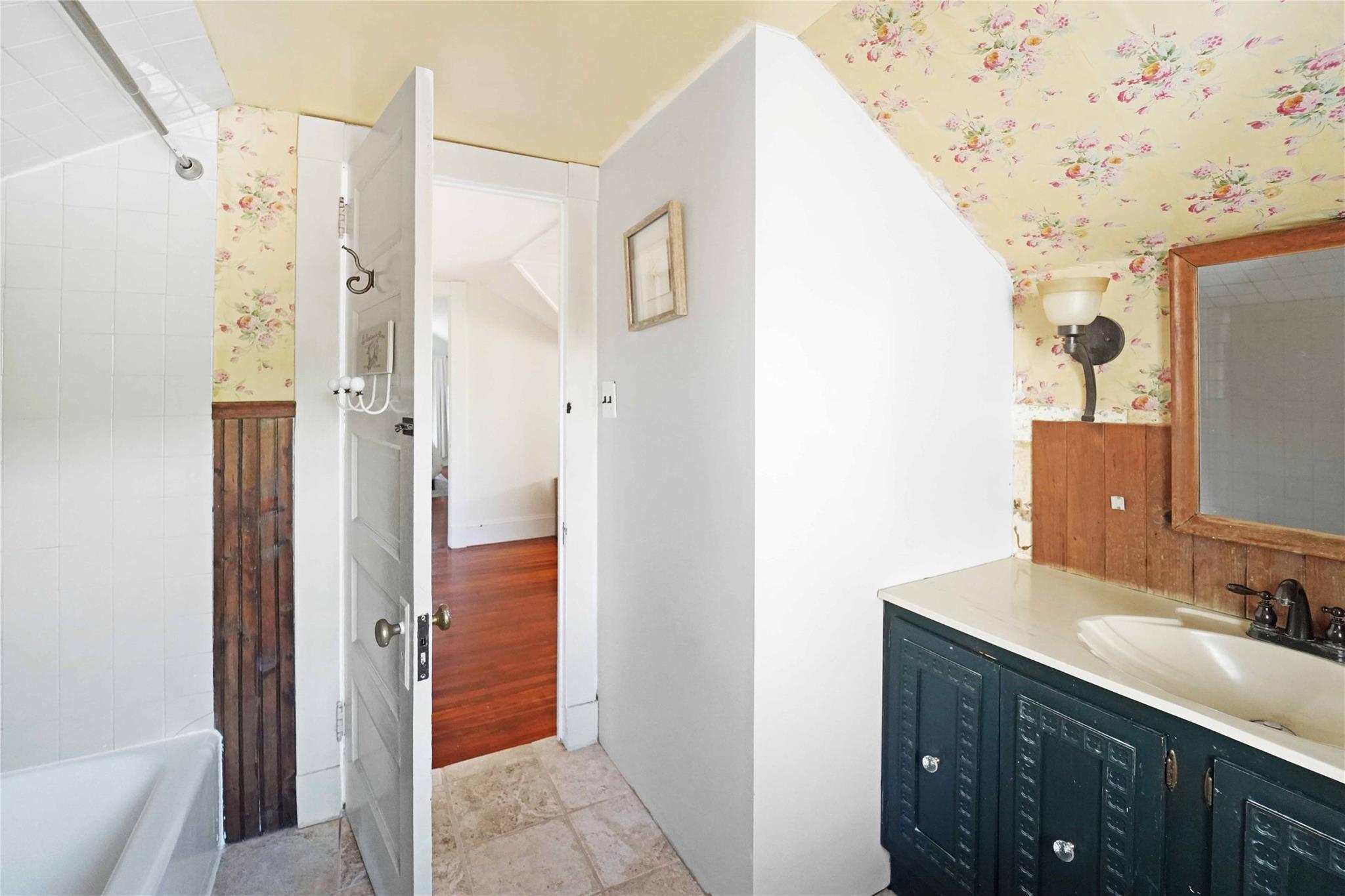 Single Family Watchogue  Suffolk County, NY 11940, MLS-853505-3