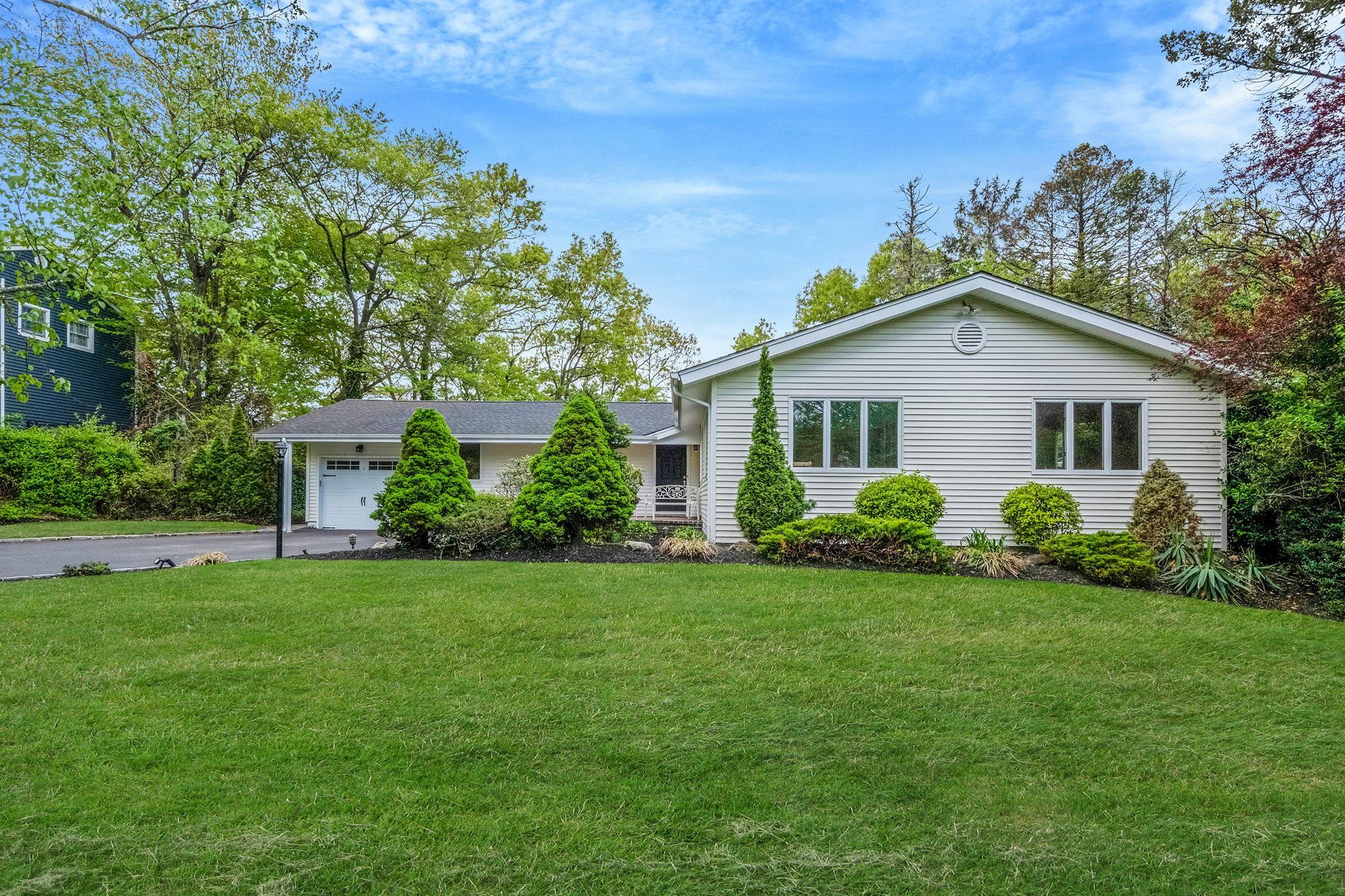 Single Family Seward  Suffolk County, NY 11746, MLS-853517-2