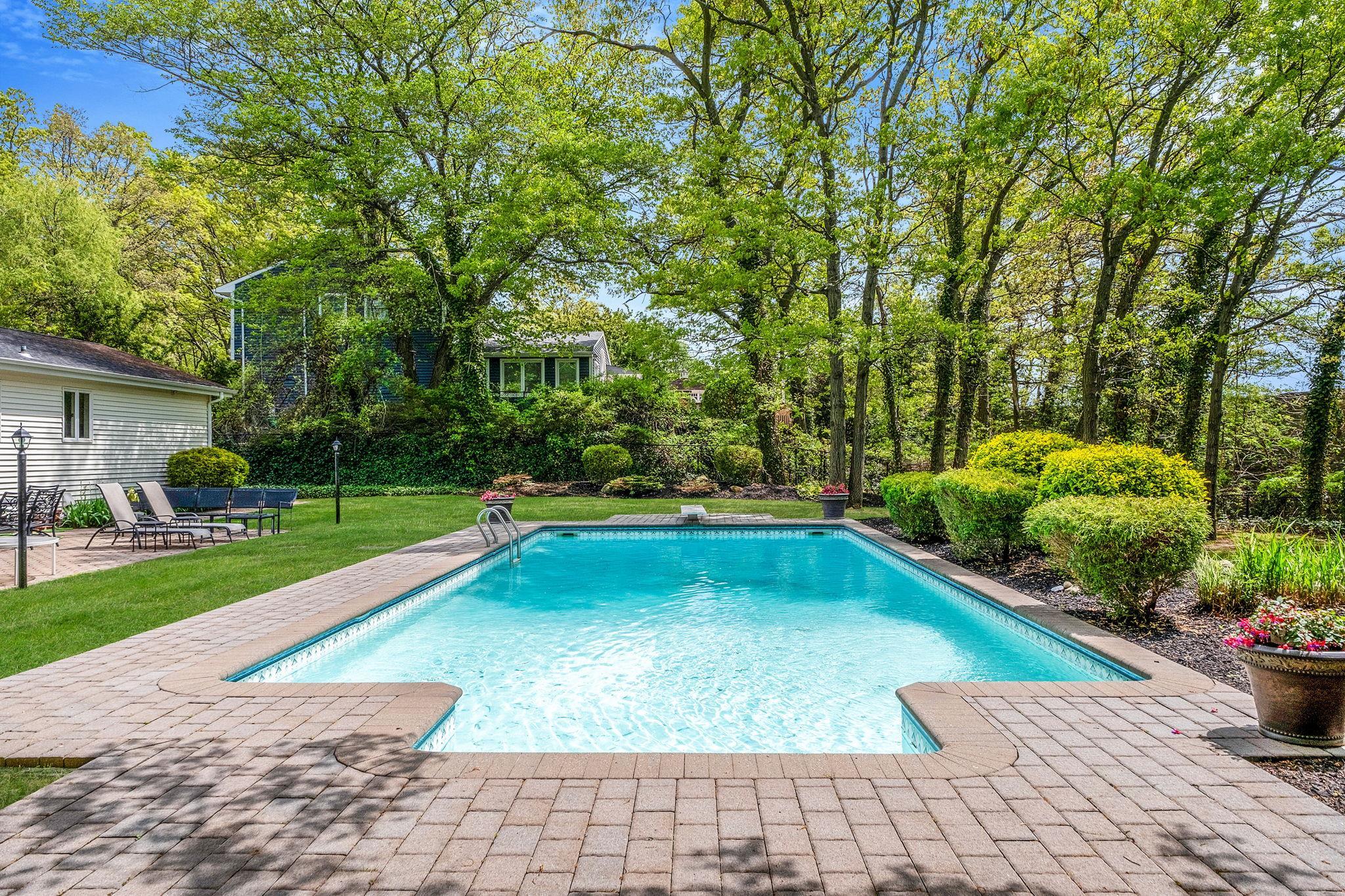 Single Family Seward  Suffolk County, NY 11746, MLS-853517-38