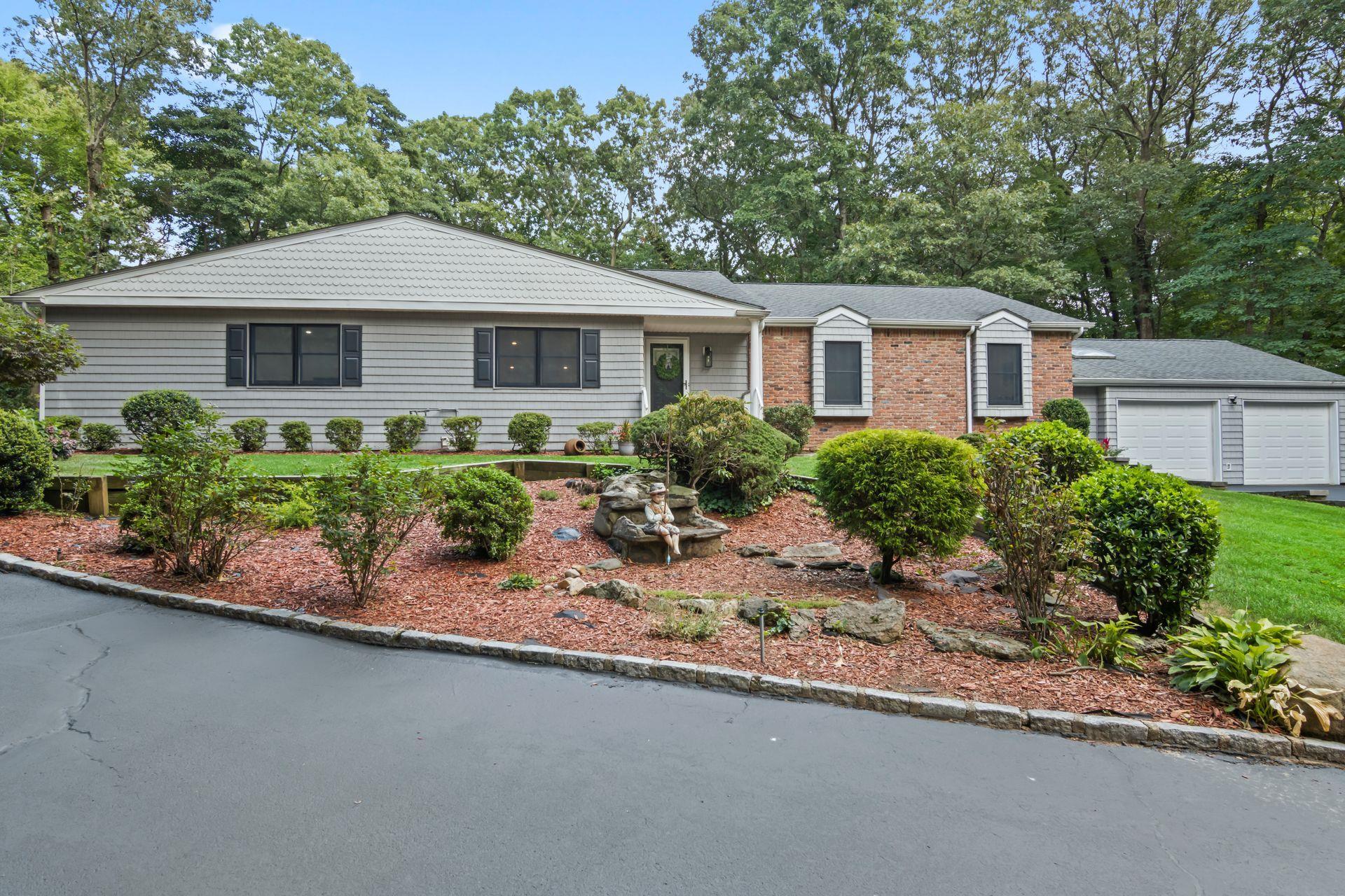 Single Family Brookhill  Suffolk County, NY 11743, MLS-853552-3
