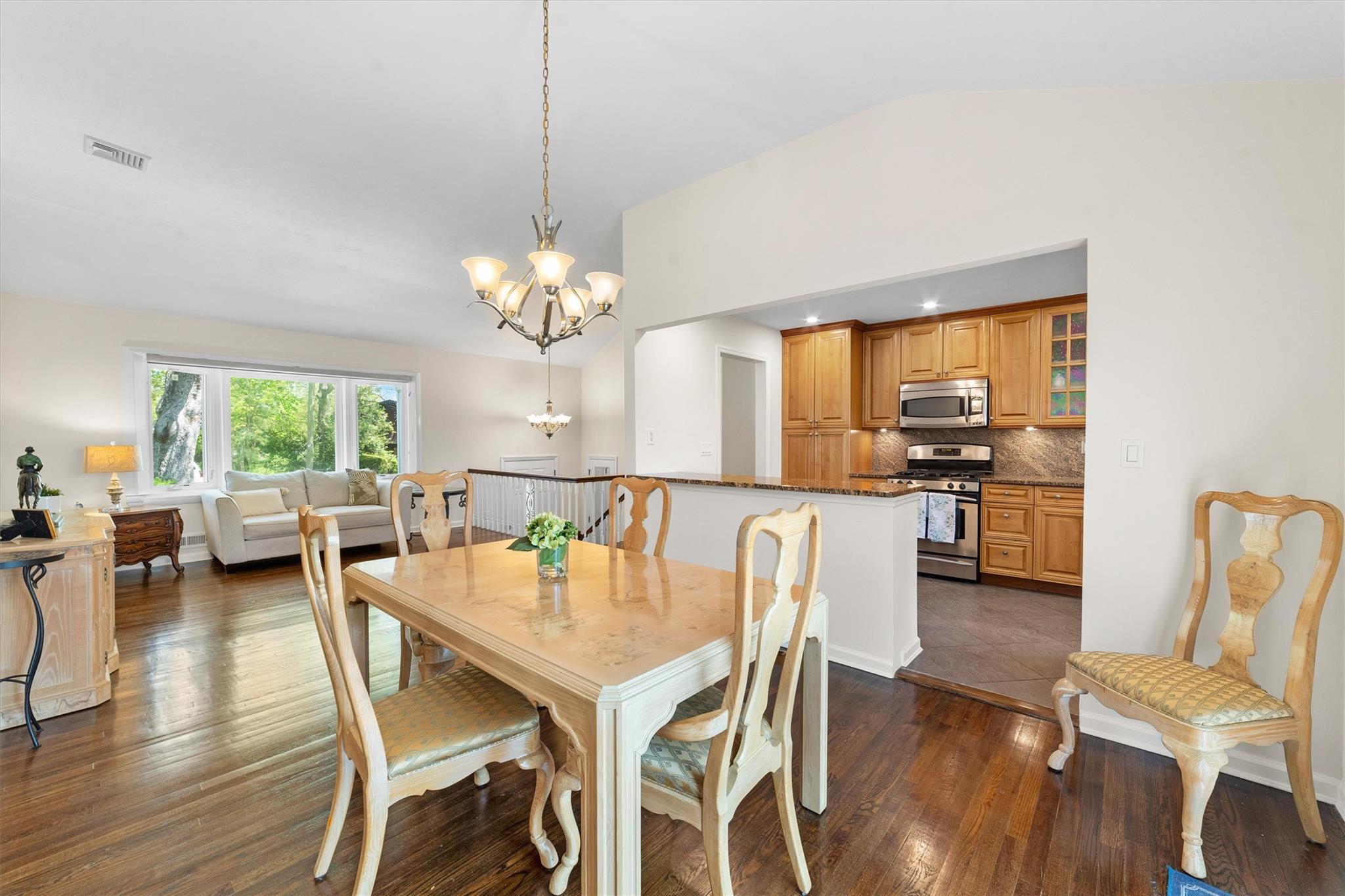 Single Family Skywood  Westchester County, NY 10710, MLS-853555-11