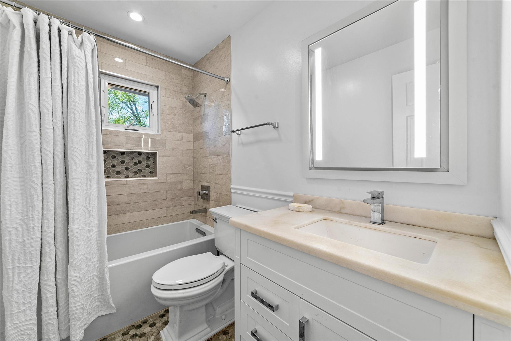 Single Family Skywood  Westchester County, NY 10710, MLS-853555-17