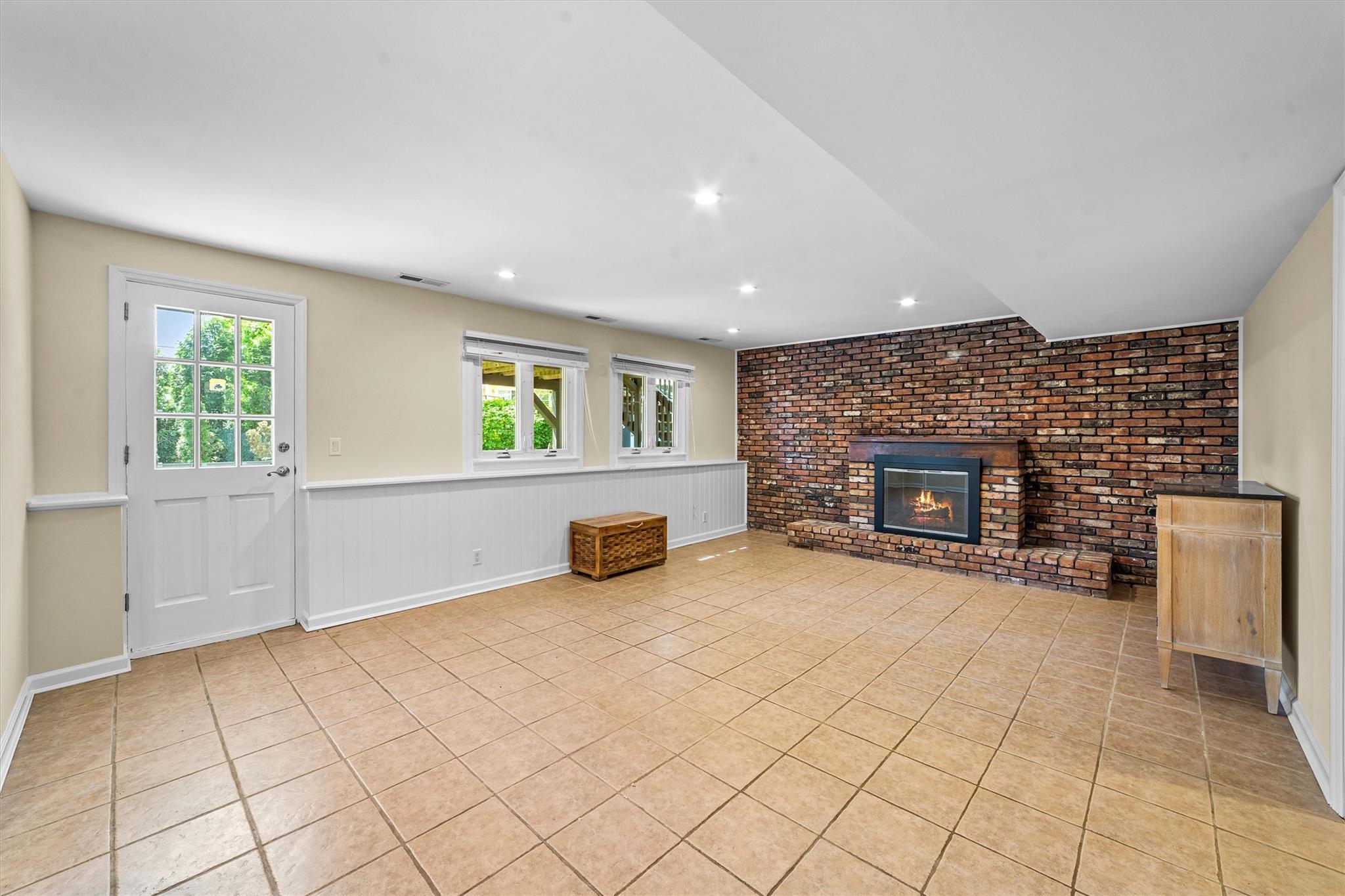 Single Family Skywood  Westchester County, NY 10710, MLS-853555-22