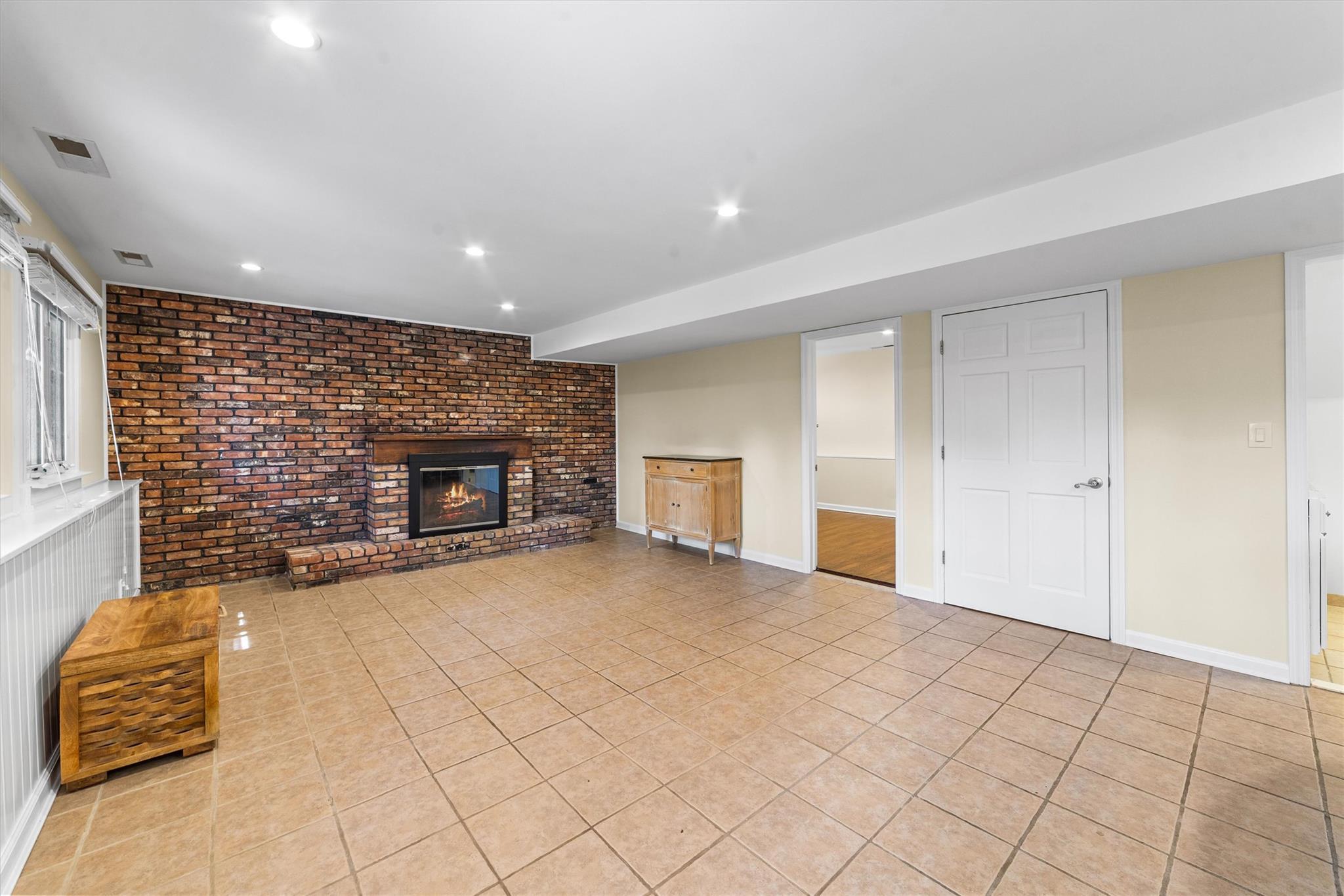 Single Family Skywood  Westchester County, NY 10710, MLS-853555-24