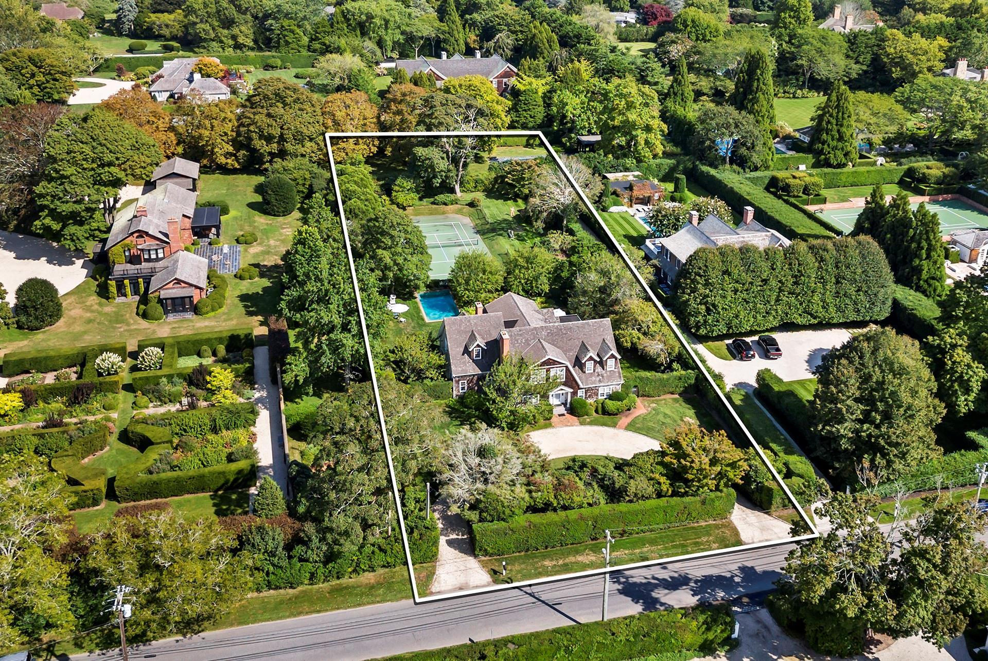 Single Family Captains Neck  Suffolk County, NY 11968, MLS-853564-3