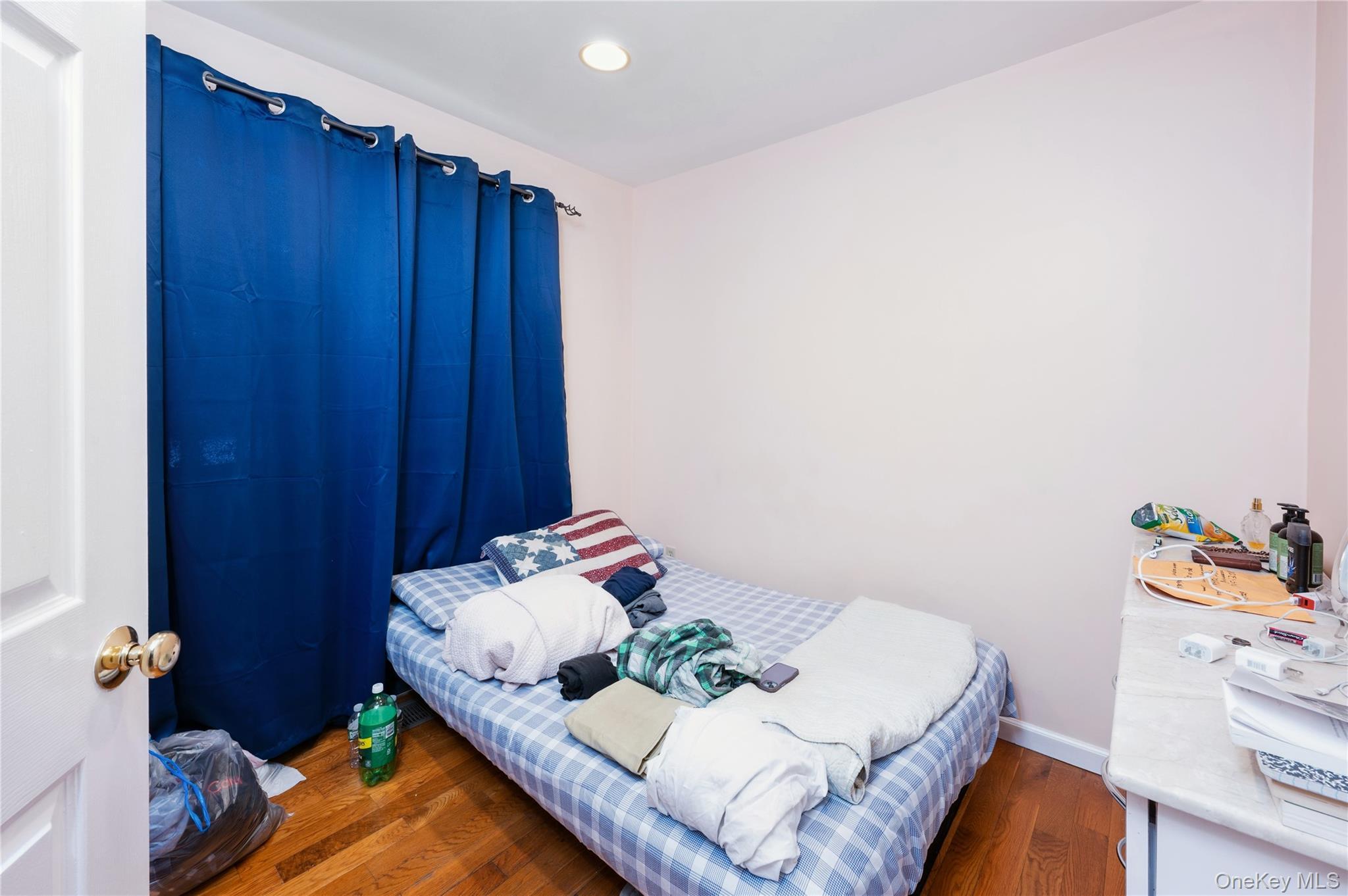 Single Family Longstreet  Bronx, NY 10465, MLS-853570-23