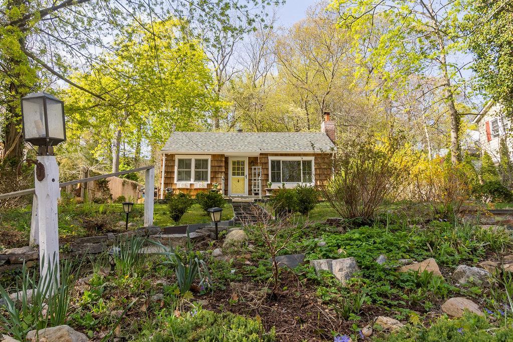 Single Family Hollow  Suffolk County, NY 11790, MLS-853585-3