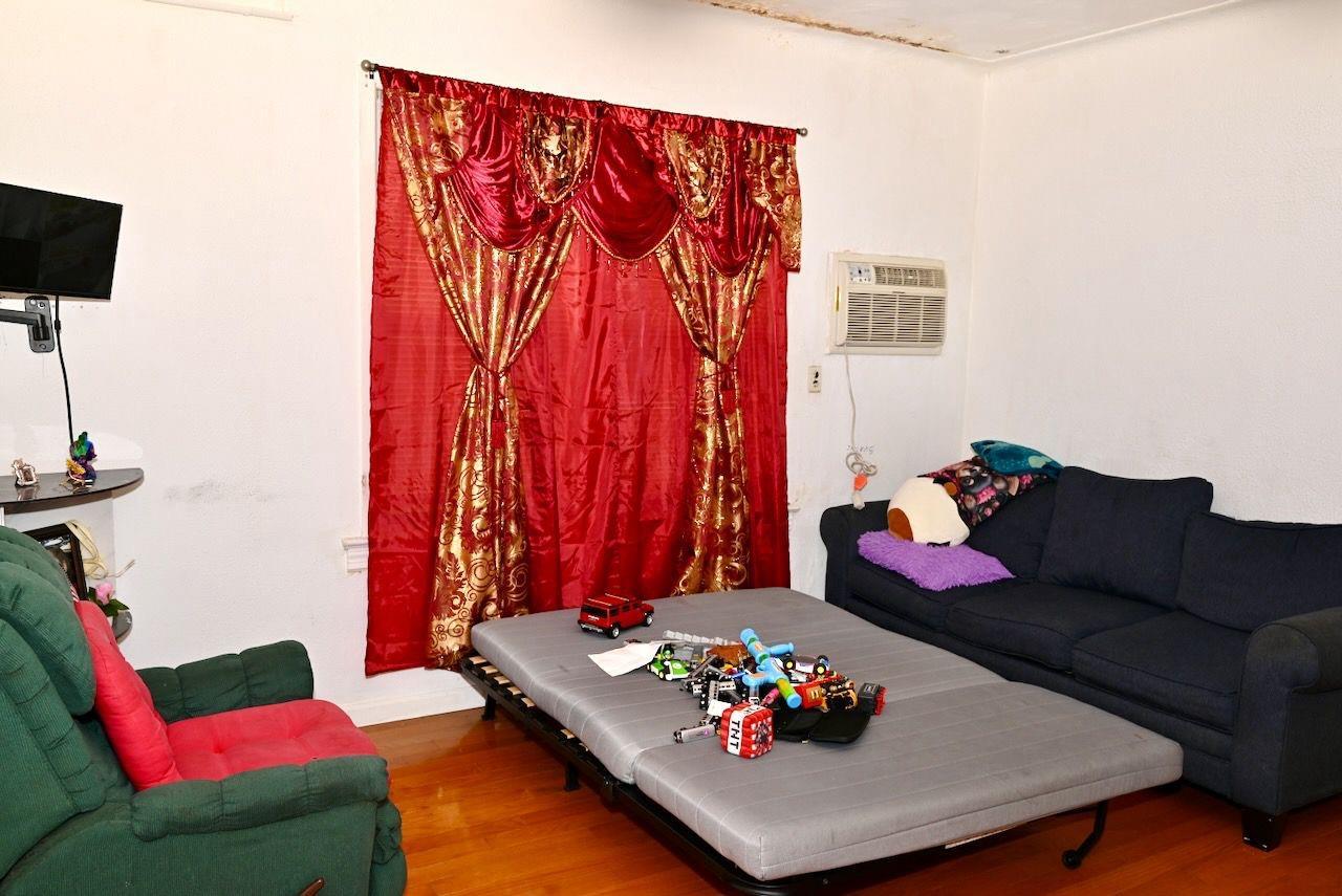 Single Family 95  Queens, NY 11416, MLS-853598-21