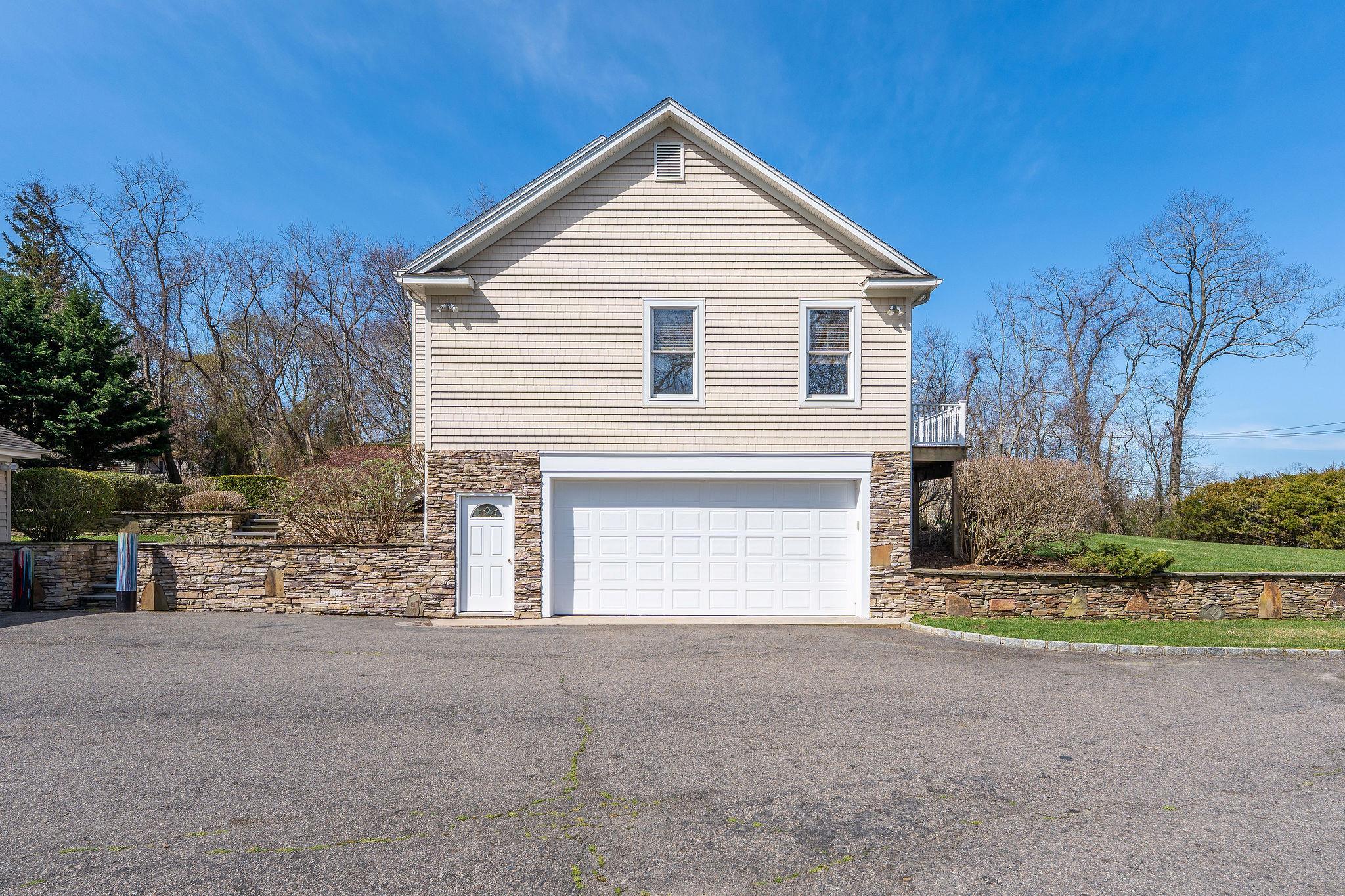 Single Family Naugles  Suffolk County, NY 11952, MLS-853662-35