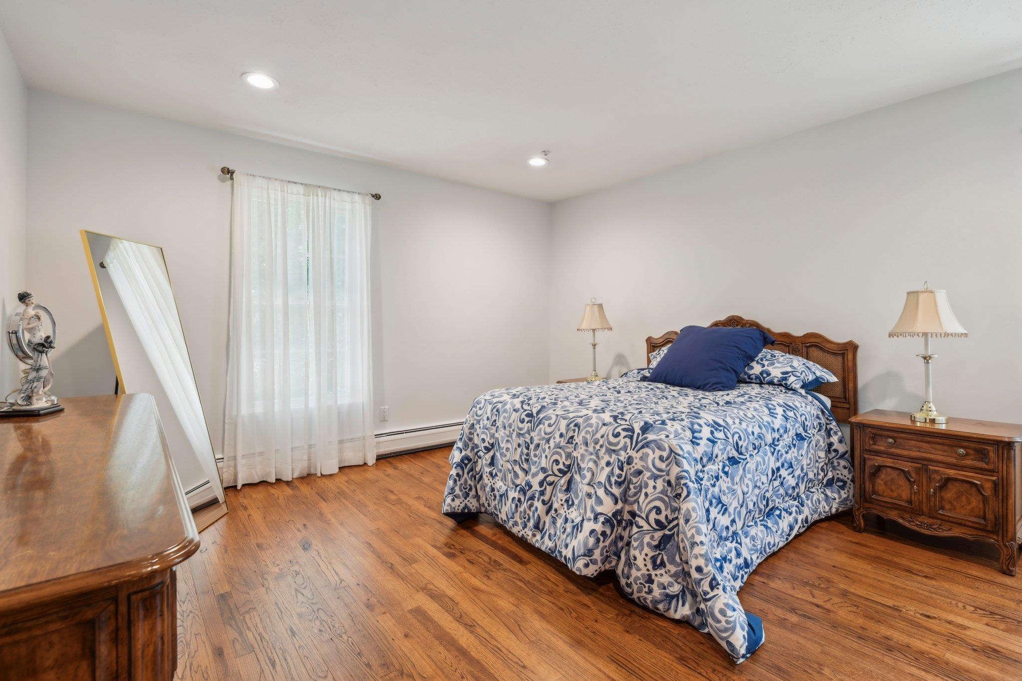 Single Family Stepping Stone  Suffolk County, NY 11746, MLS-853666-33