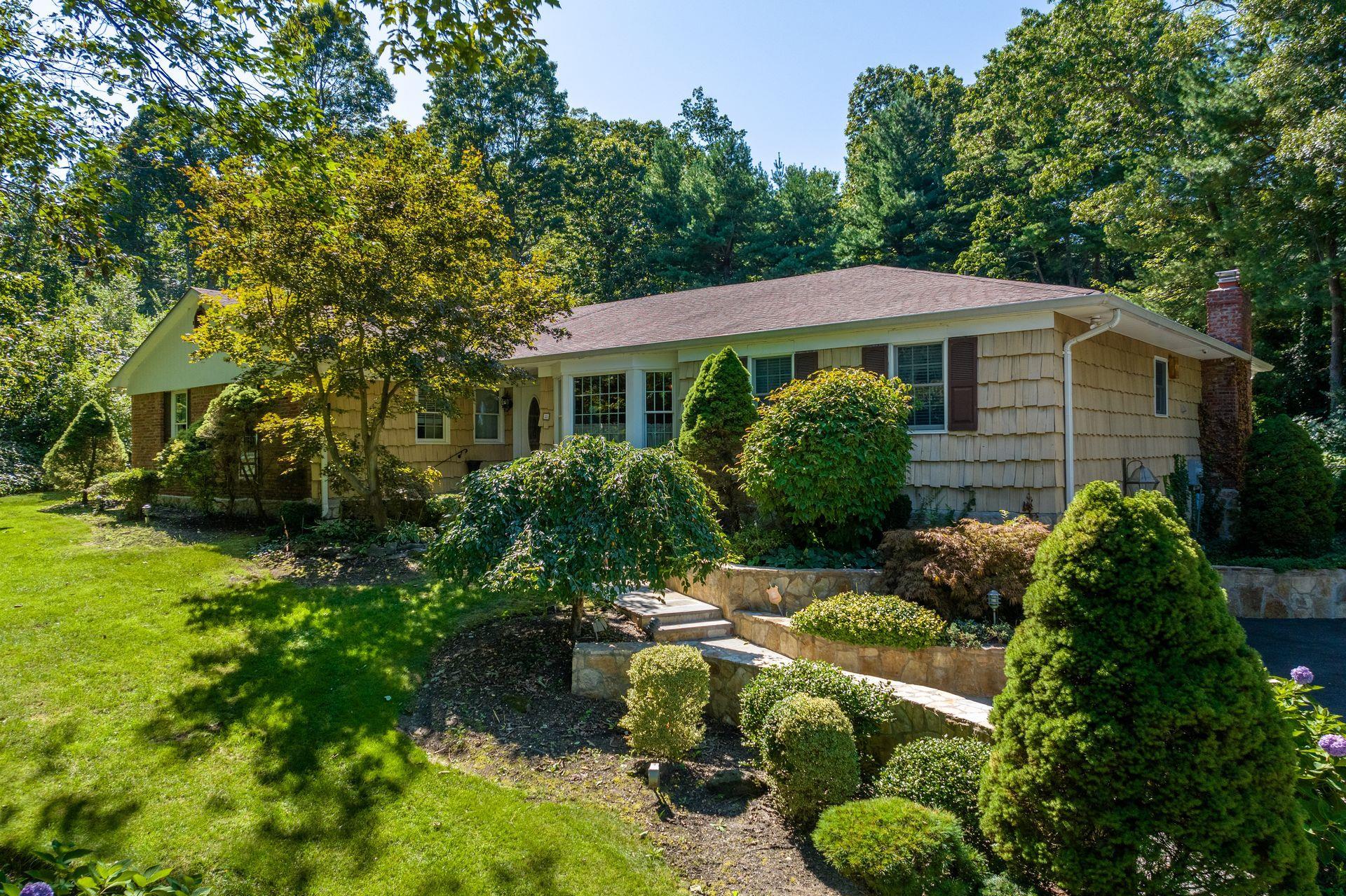 Single Family Stepping Stone  Suffolk County, NY 11746, MLS-853666-7