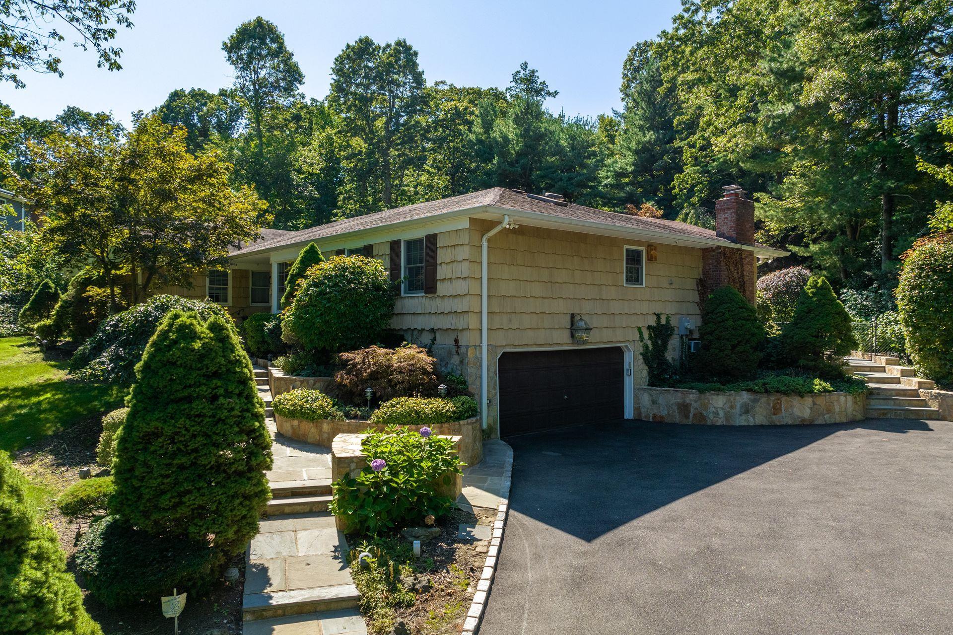 Single Family Stepping Stone  Suffolk County, NY 11746, MLS-853666-8