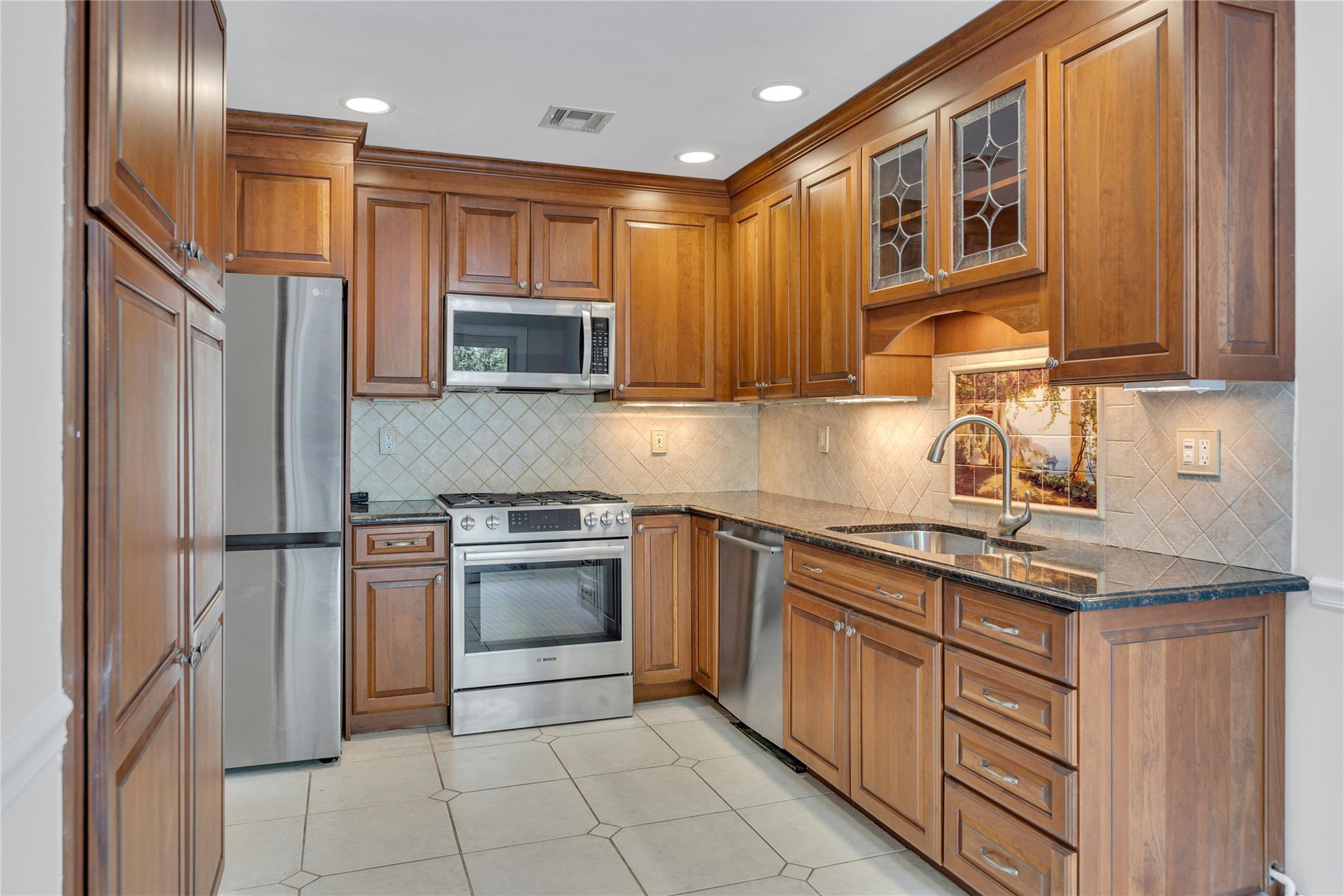 Single Family Timber Ridge  Suffolk County, NY 11741, MLS-853679-2