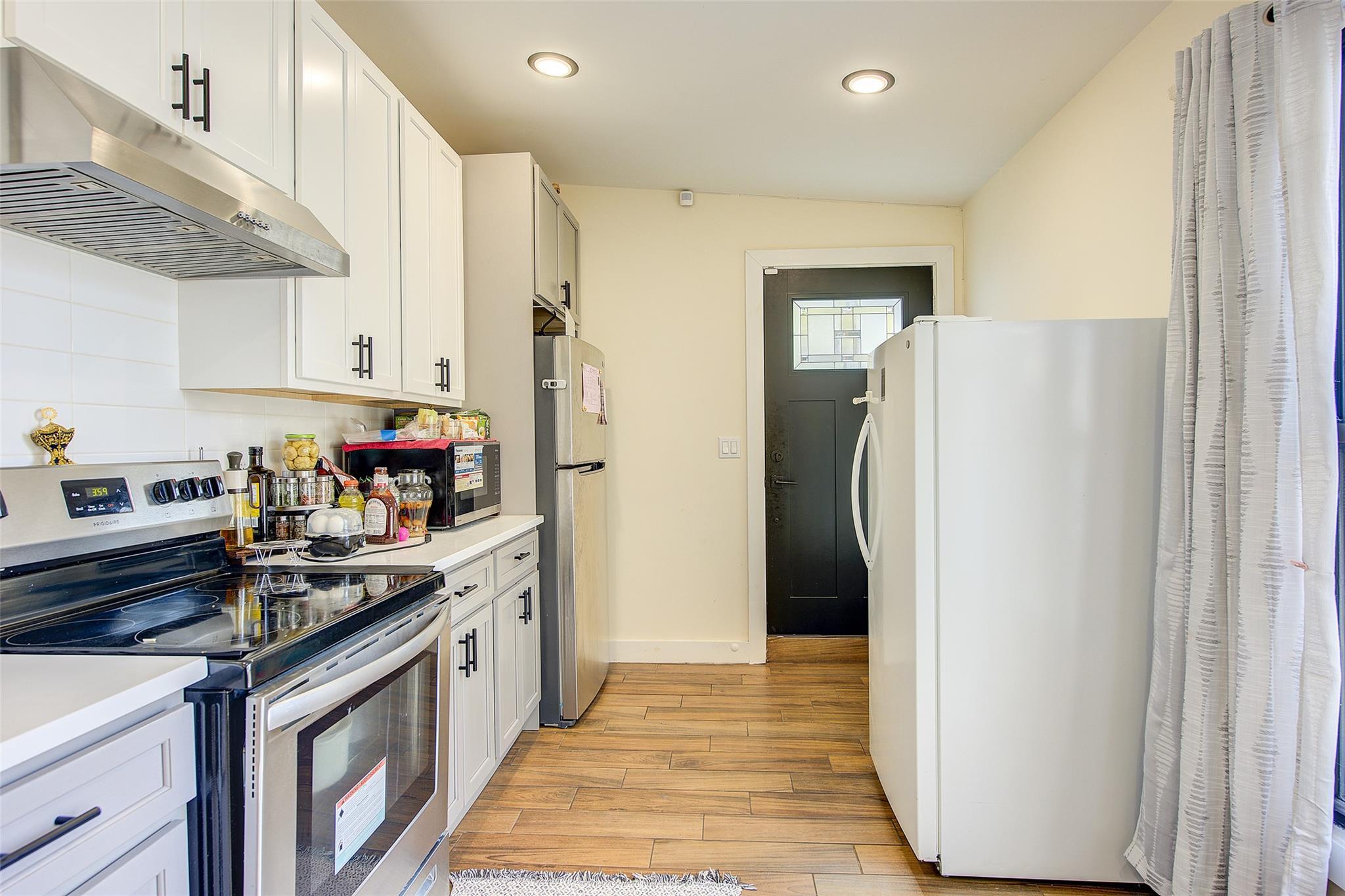 Single Family Brewster St  Staten Island, NY 10304, MLS-853682-21