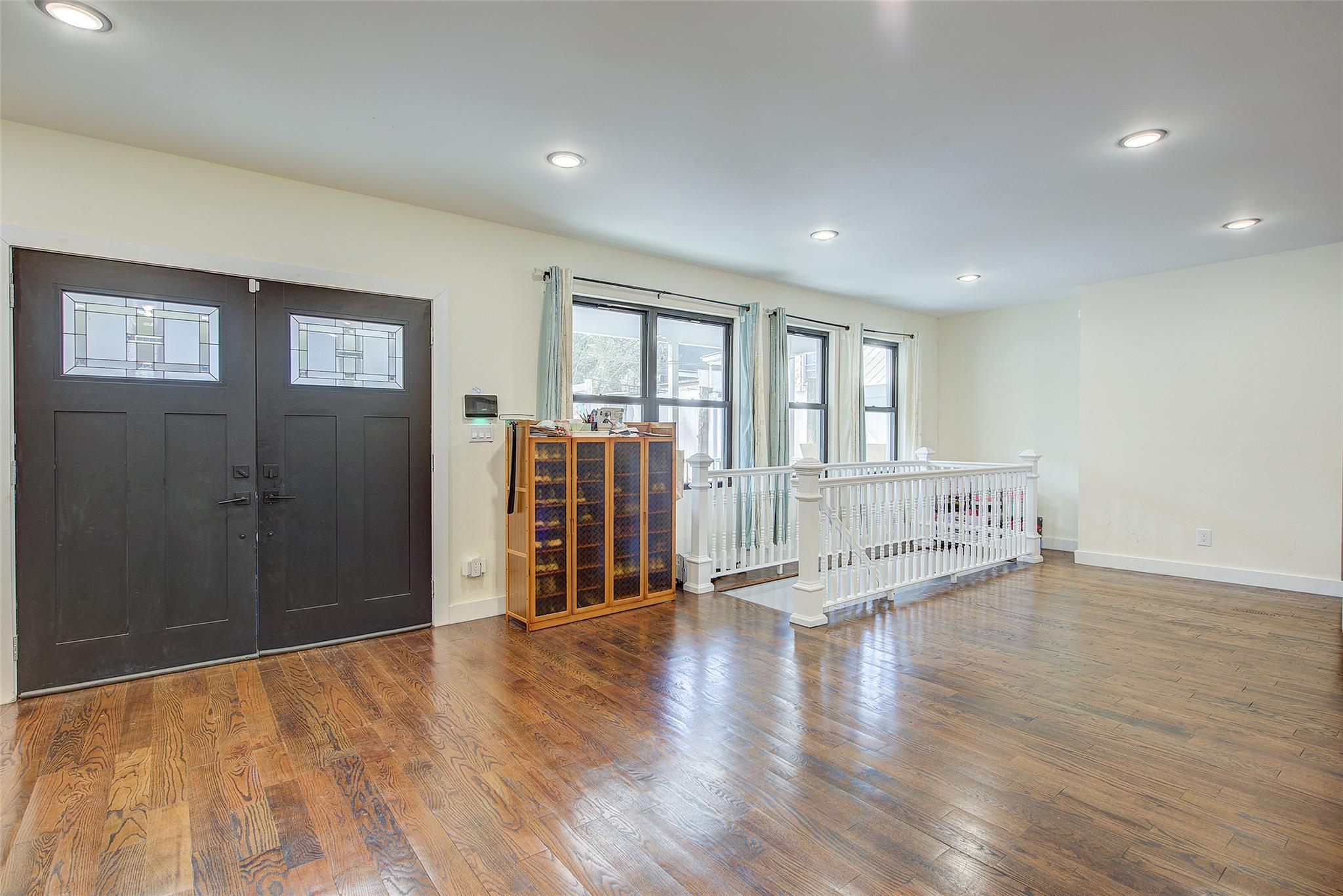 Single Family Brewster St  Staten Island, NY 10304, MLS-853682-24