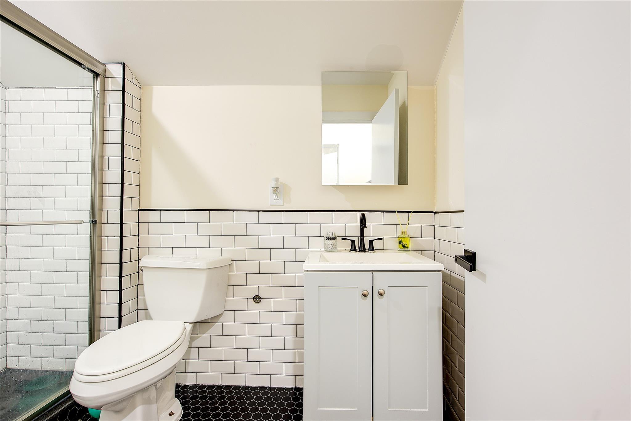 Single Family Brewster St  Staten Island, NY 10304, MLS-853682-35