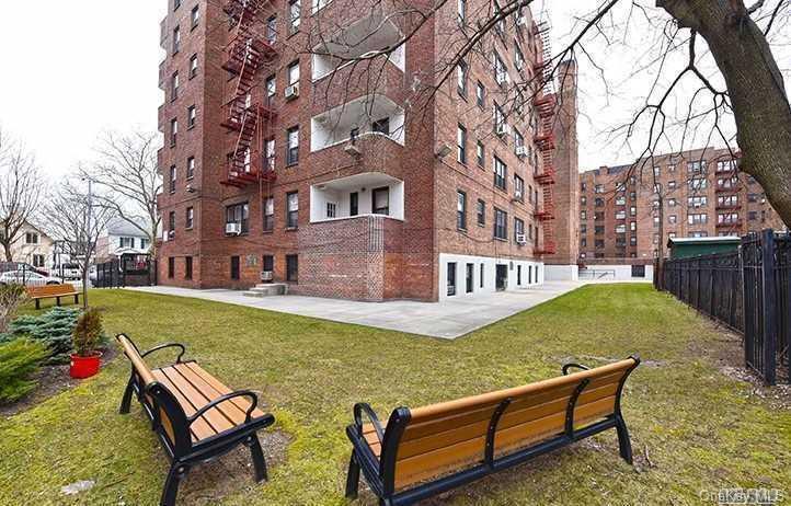 Apartment Hoover  Queens, NY 11435, MLS-853736-7