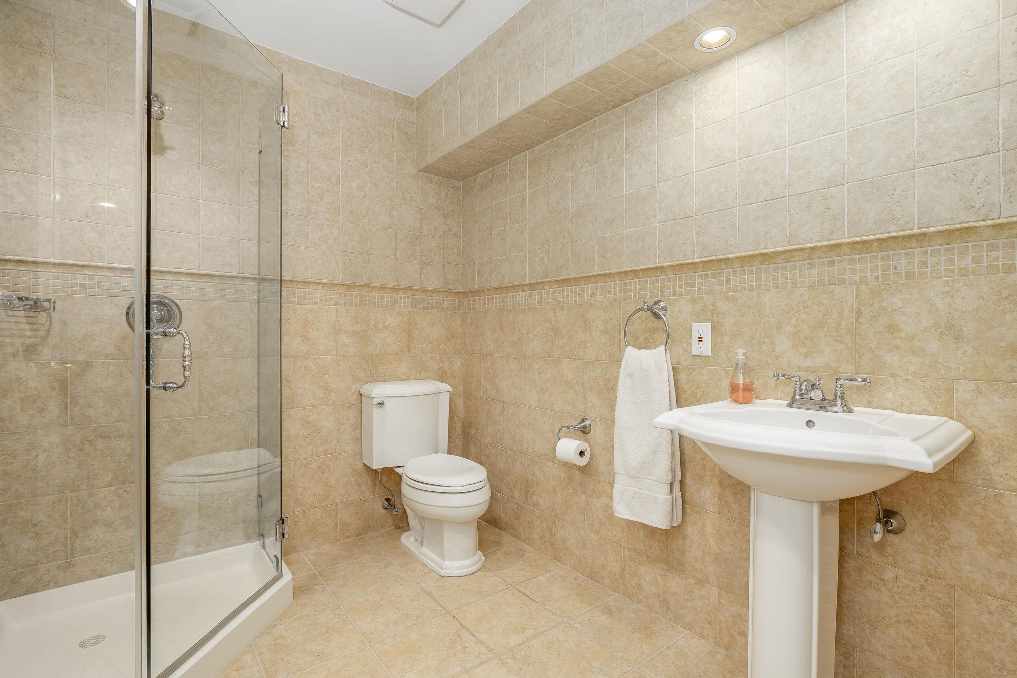 Single Family Watergate  Westchester County, NY 10501, MLS-853765-38