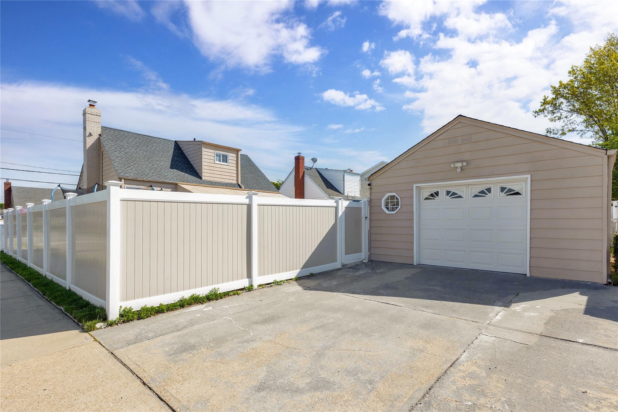 Single Family Kingston  Nassau County, NY 11801, MLS-853785-22