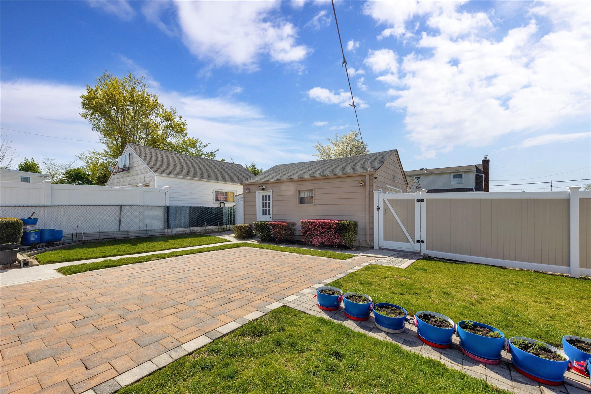 Single Family Kingston  Nassau County, NY 11801, MLS-853785-24