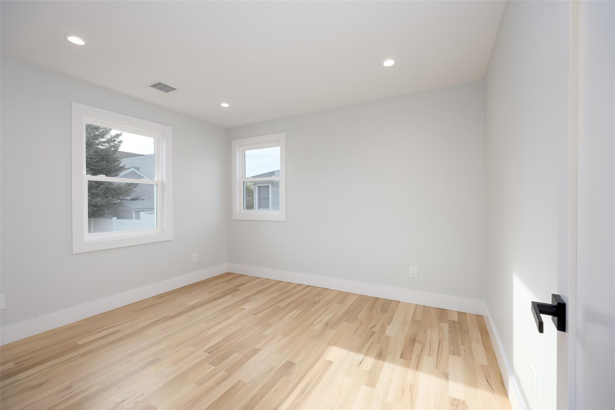 Single Family Riverside  Nassau County, NY 11783, MLS-853794-25
