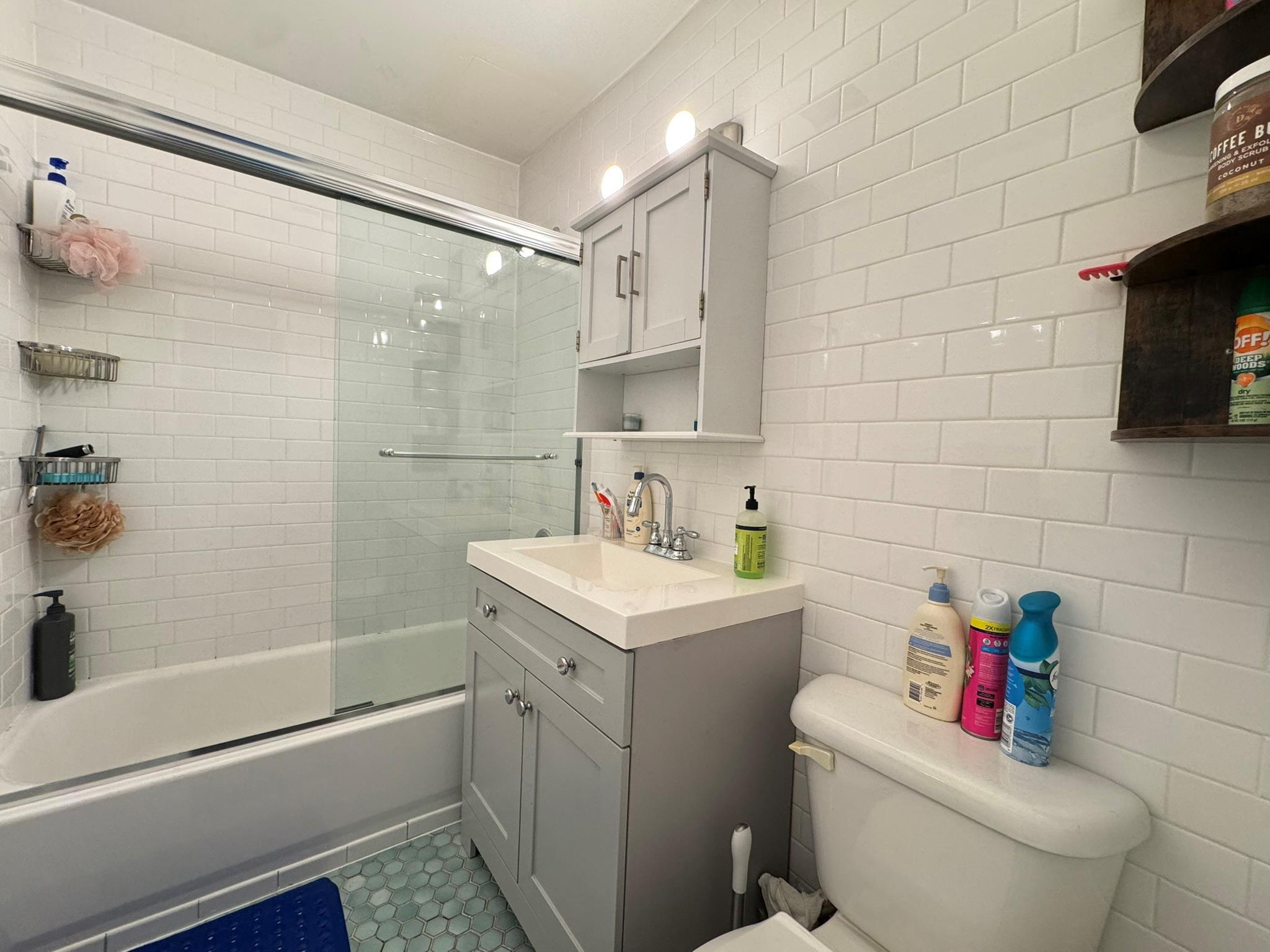 Single Family Fresh Meadow  Queens, NY 11365, MLS-853807-10
