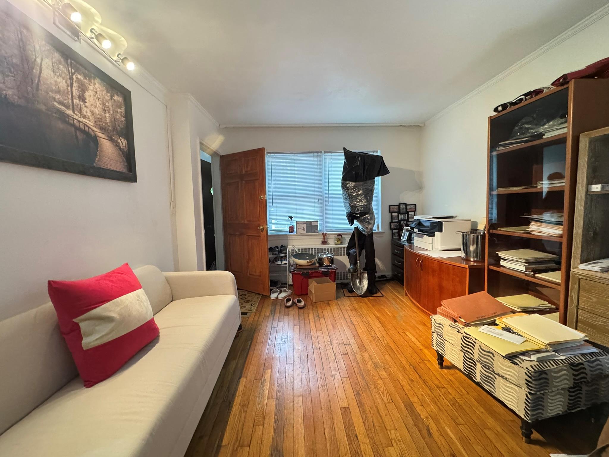 Single Family Fresh Meadow  Queens, NY 11365, MLS-853807-4