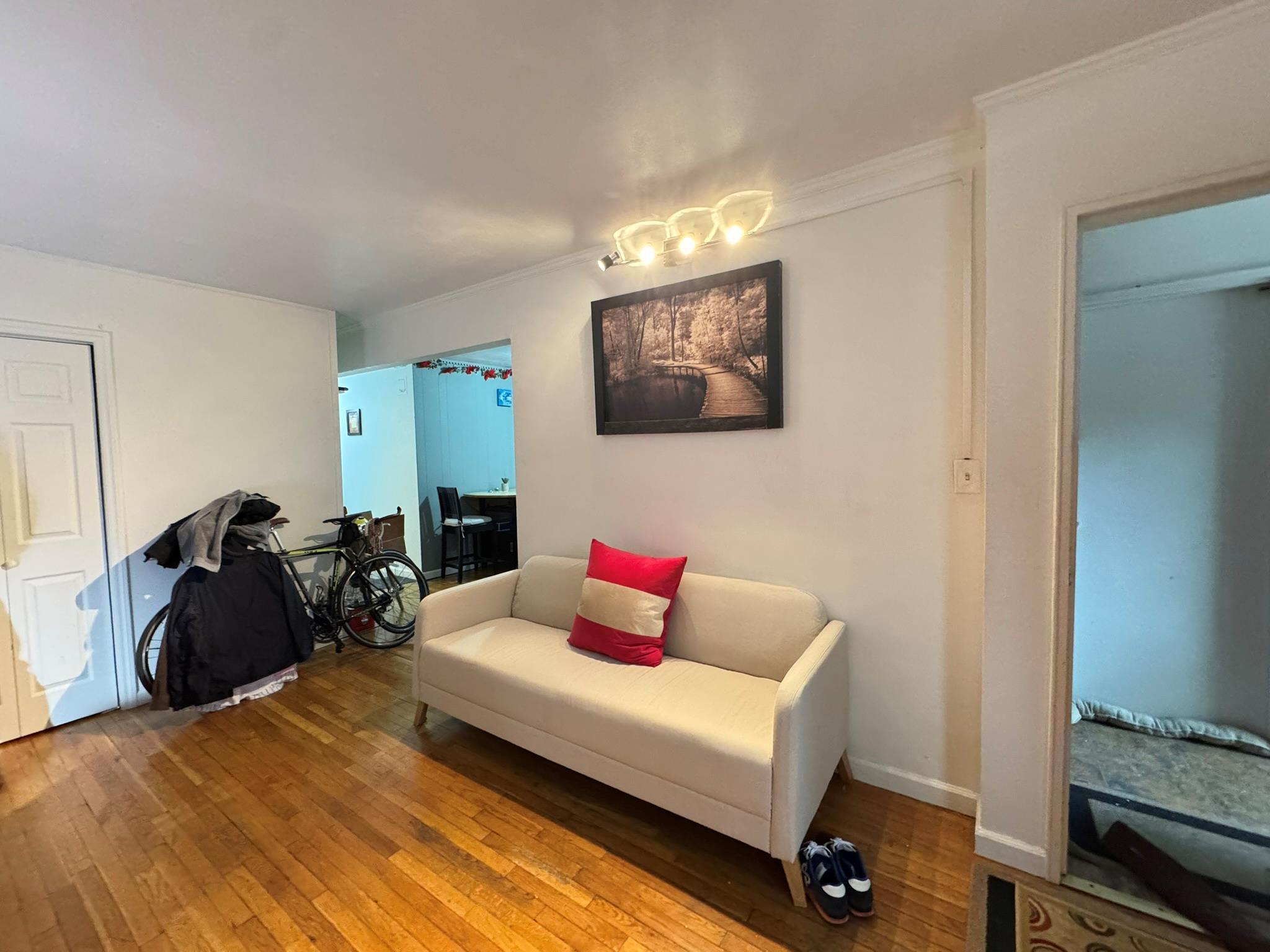 Single Family Fresh Meadow  Queens, NY 11365, MLS-853807-5