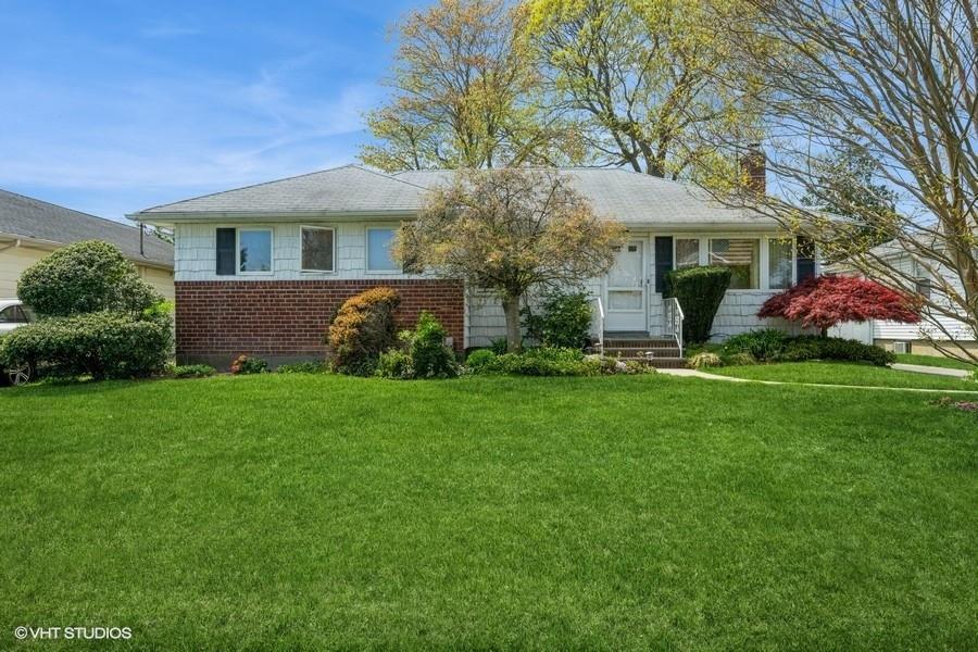 Single Family Johnston  Nassau County, NY 11793, MLS-853811-2