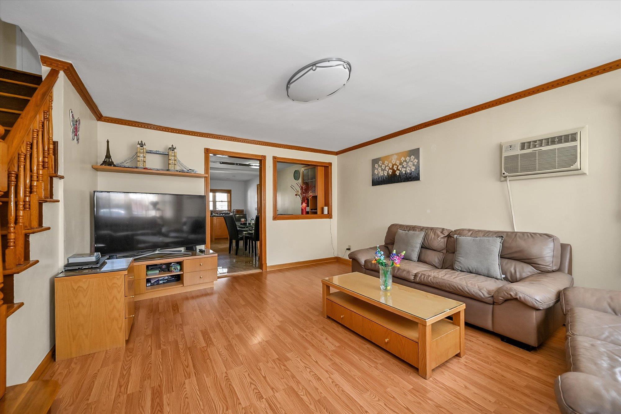 Single Family 212th  Queens, NY 11364, MLS-853821-2