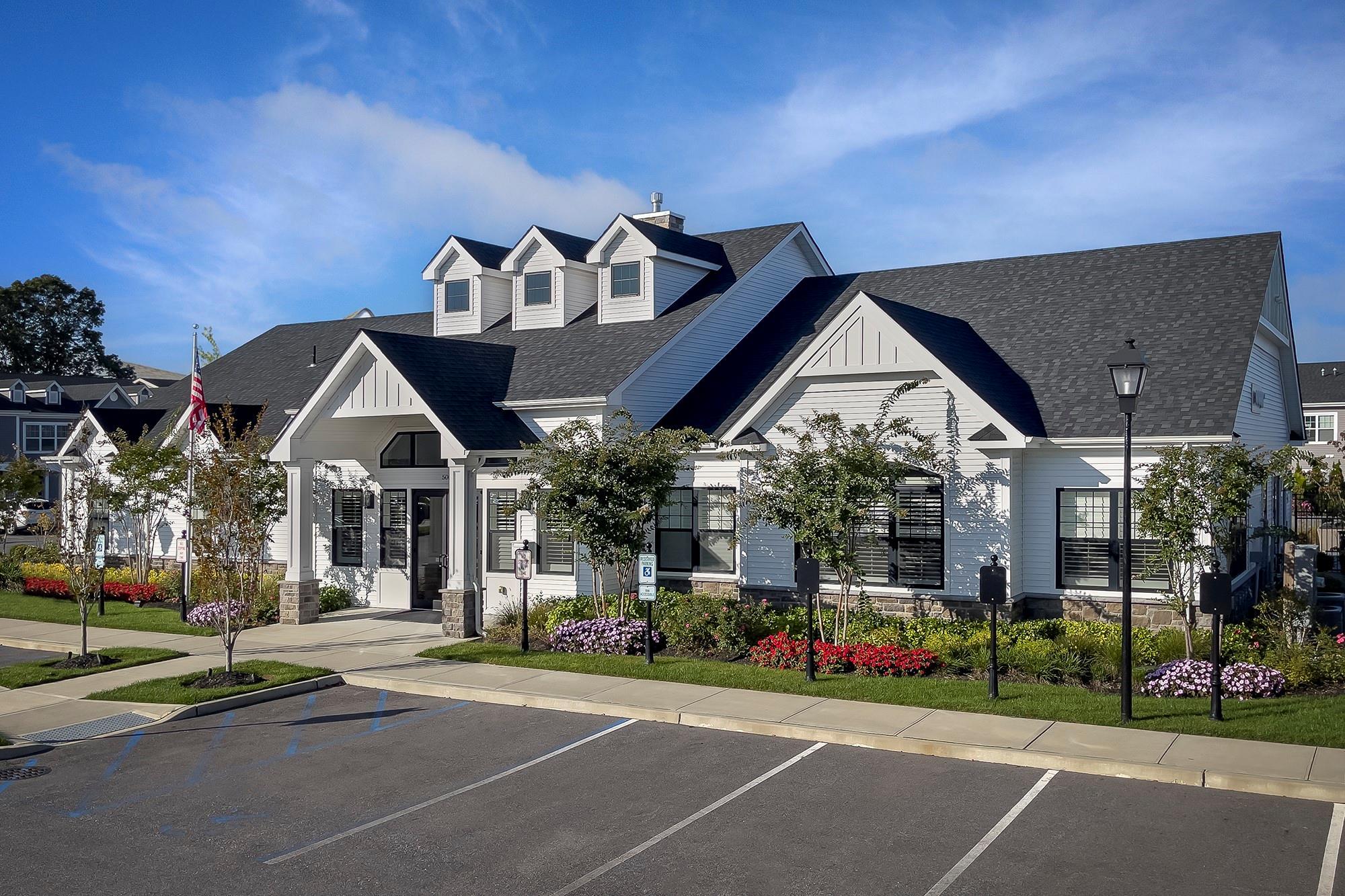 Apartment in Babylon - Sutton  Suffolk County, NY 11729