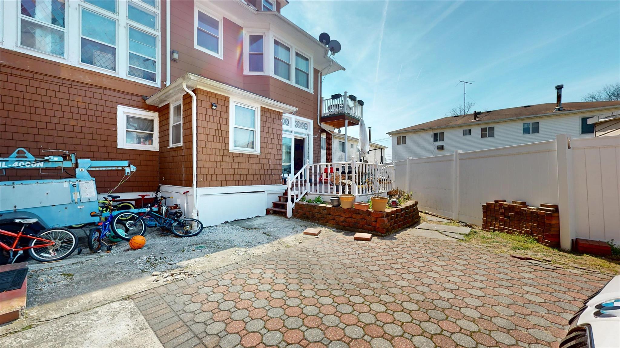 Single Family Healy  Queens, NY 11691, MLS-853842-3