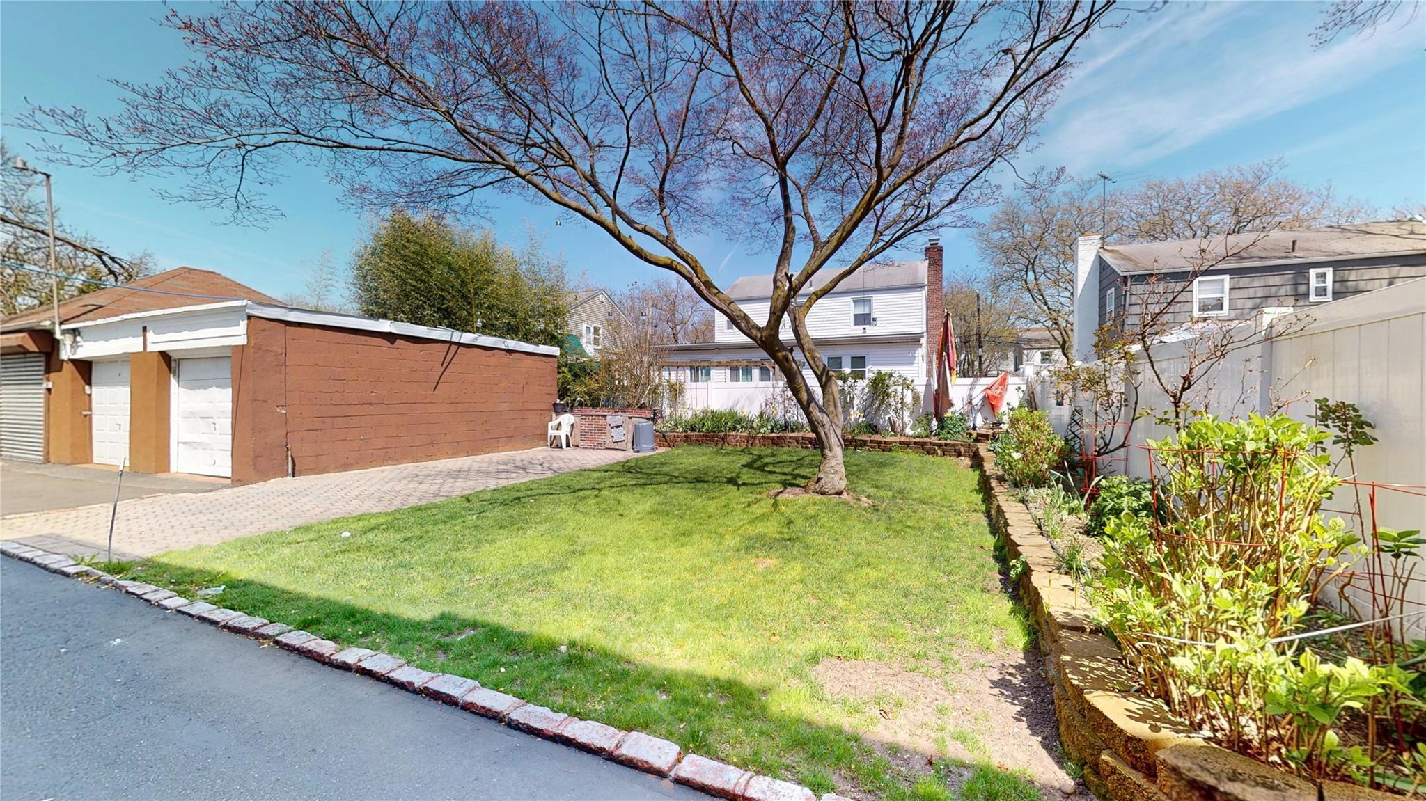Single Family Healy  Queens, NY 11691, MLS-853842-5