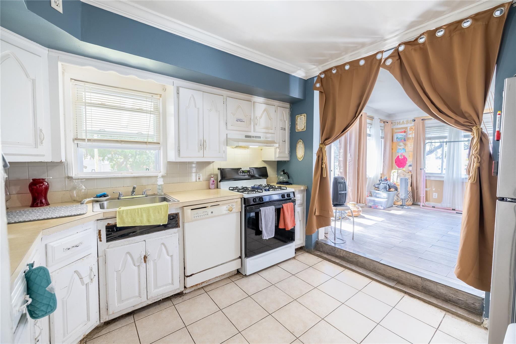 Single Family Goodrich  Nassau County, NY 11553, MLS-853892-3
