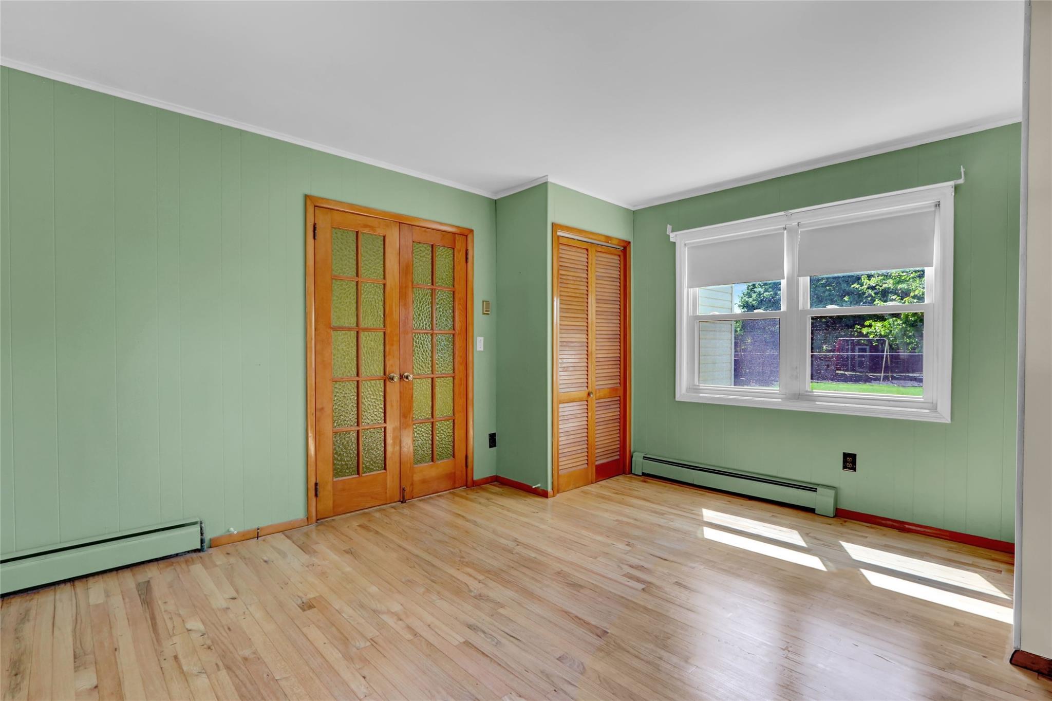 Single Family Manor  Suffolk County, NY 11706, MLS-853893-13
