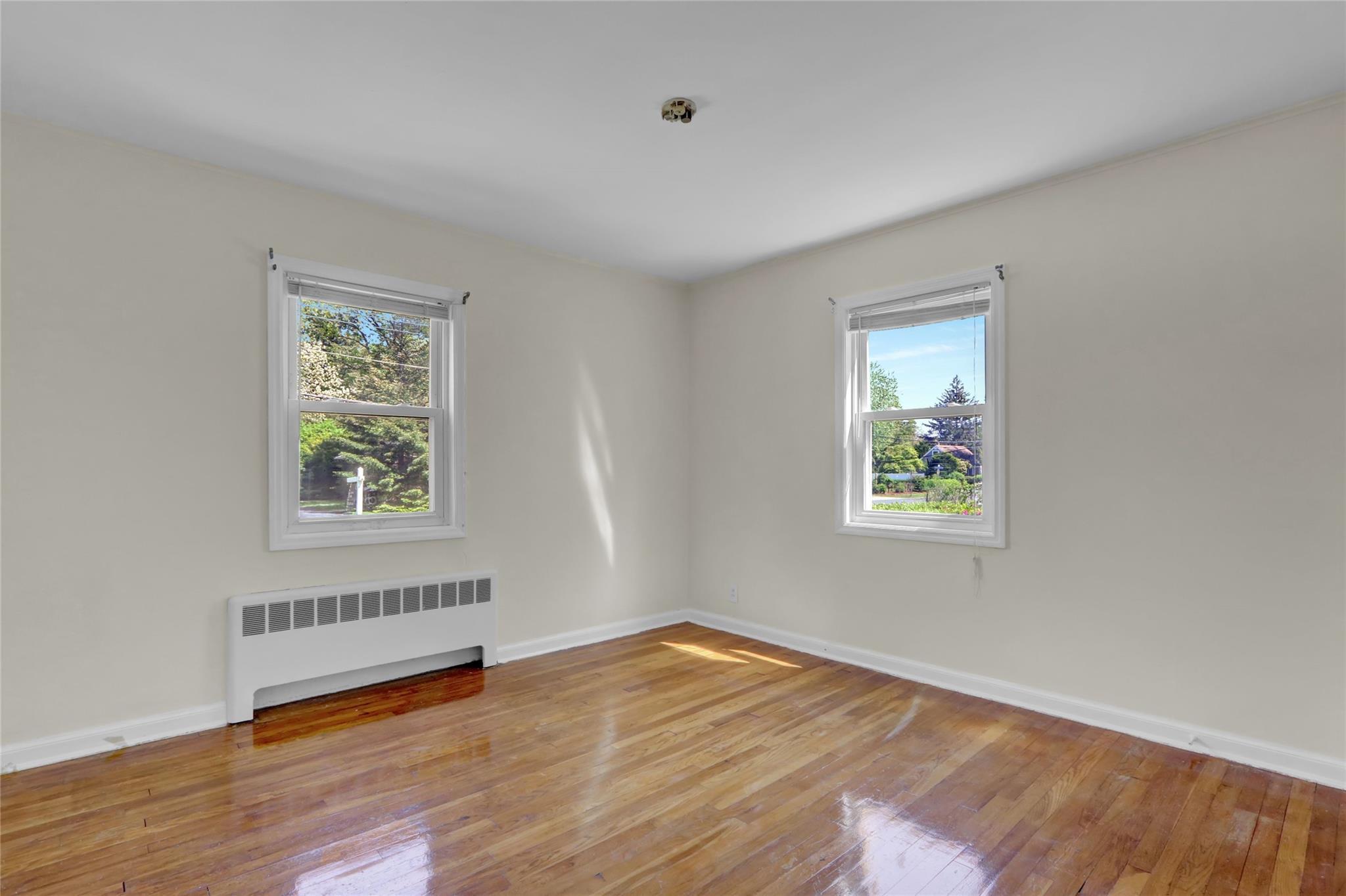 Single Family Manor  Suffolk County, NY 11706, MLS-853893-14
