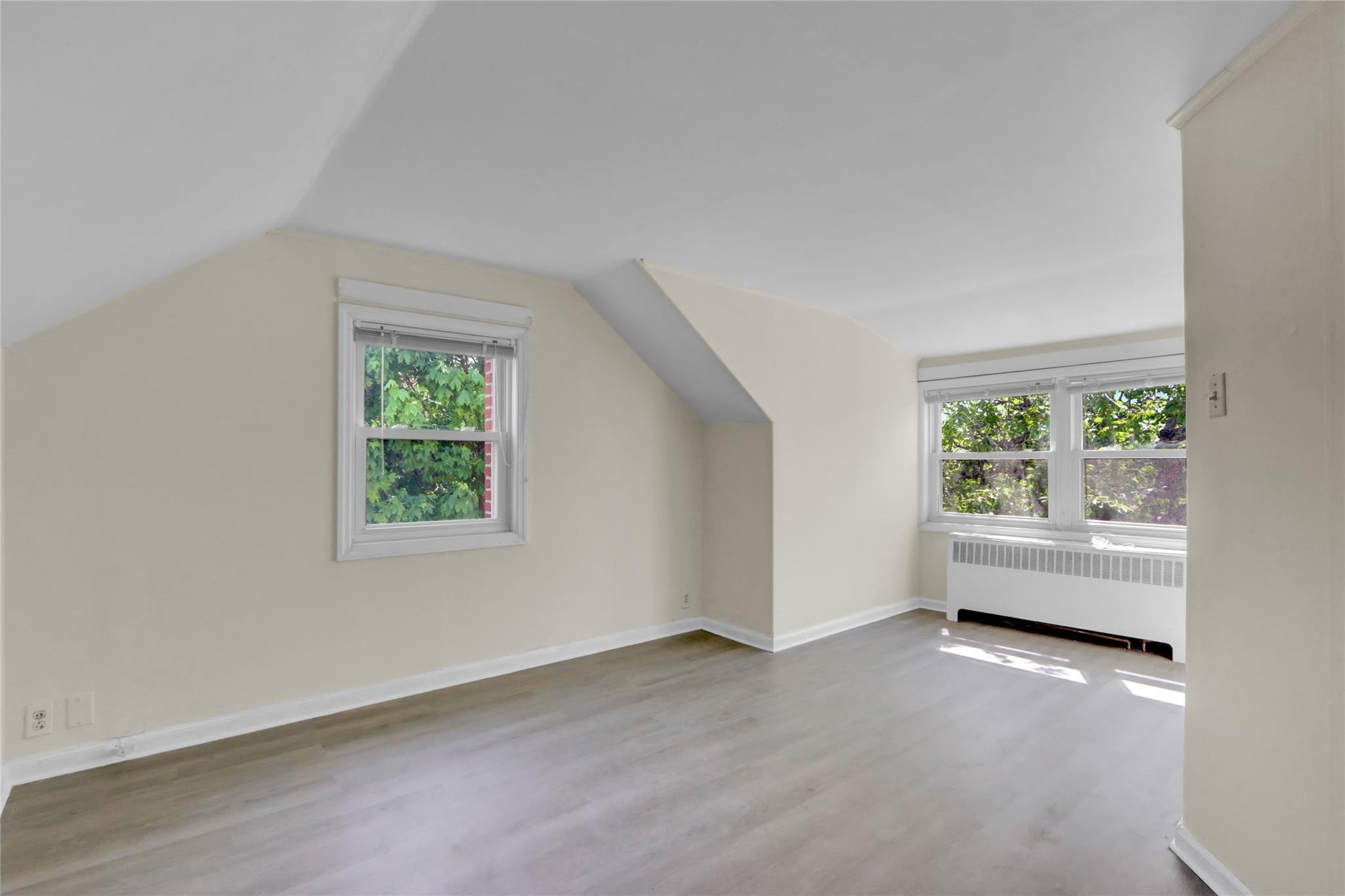 Single Family Manor  Suffolk County, NY 11706, MLS-853893-15
