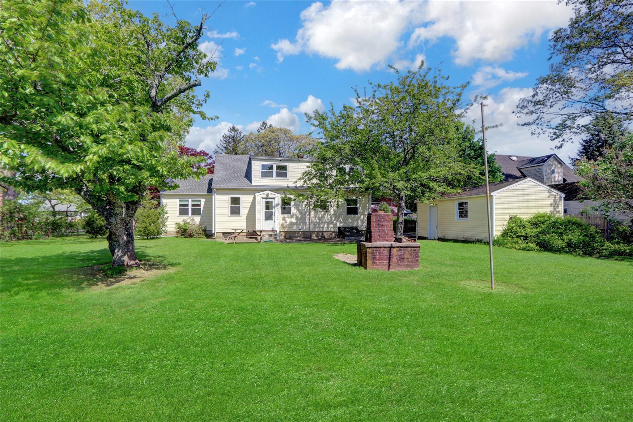 Single Family Manor  Suffolk County, NY 11706, MLS-853893-22