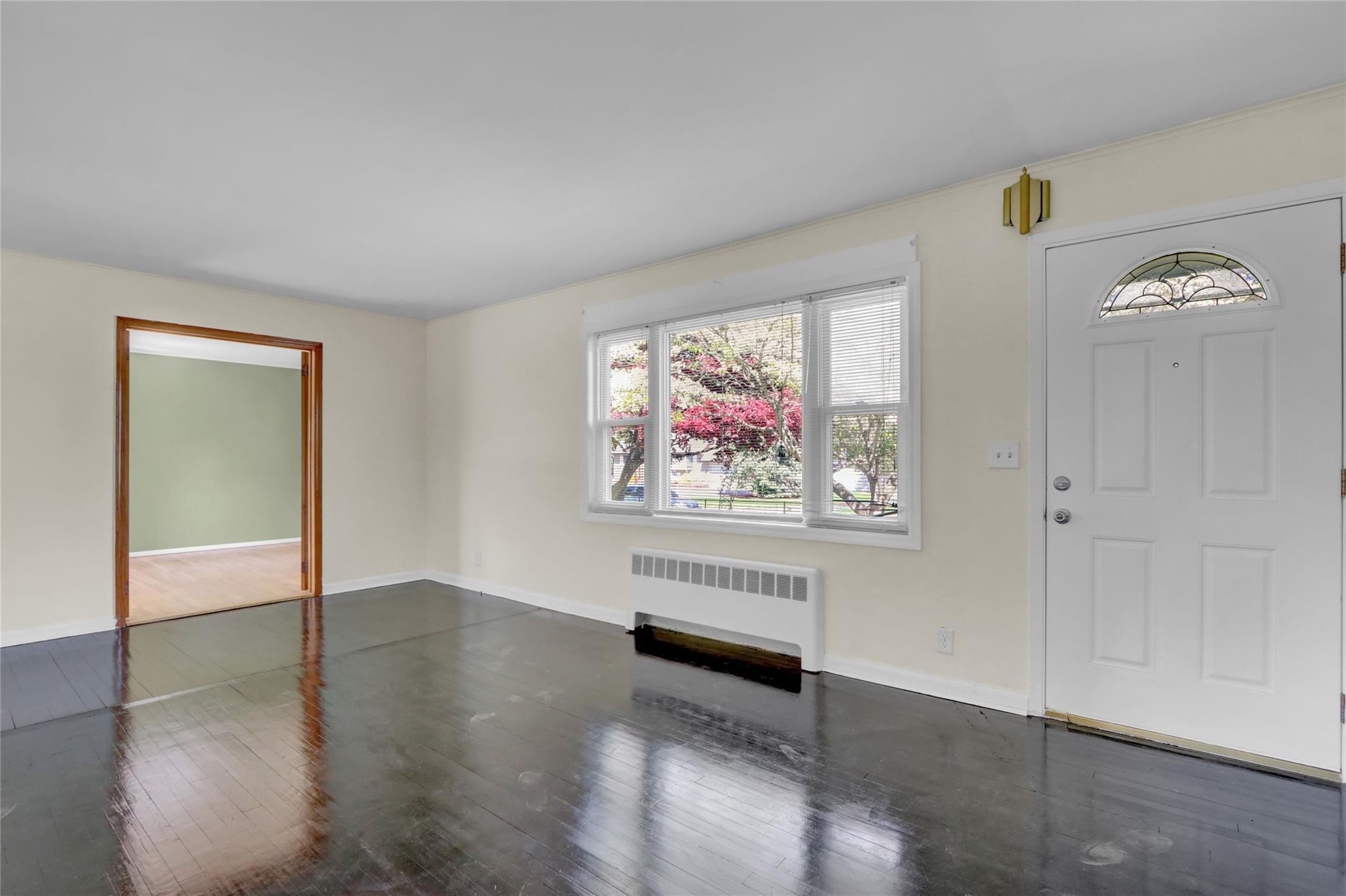 Single Family Manor  Suffolk County, NY 11706, MLS-853893-6