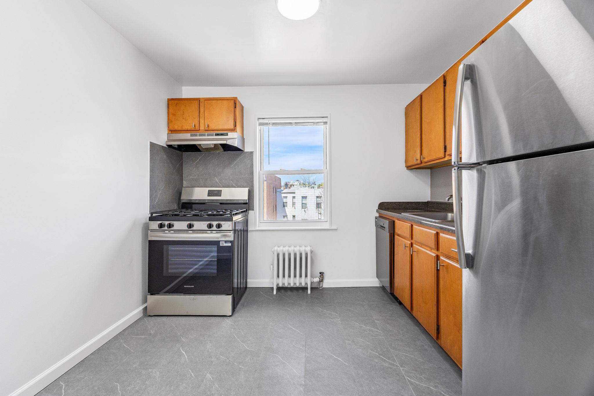 Apartment 47th  Queens, NY 11103, MLS-853919-4