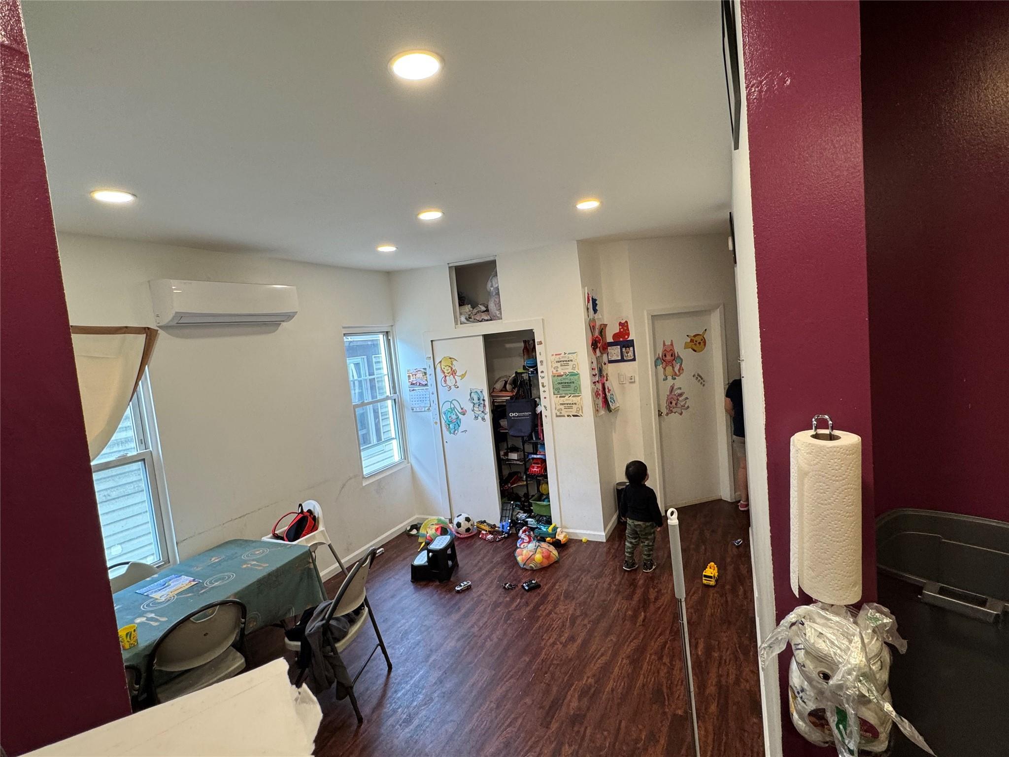 Single Family 101st  Queens, NY 11368, MLS-853920-9