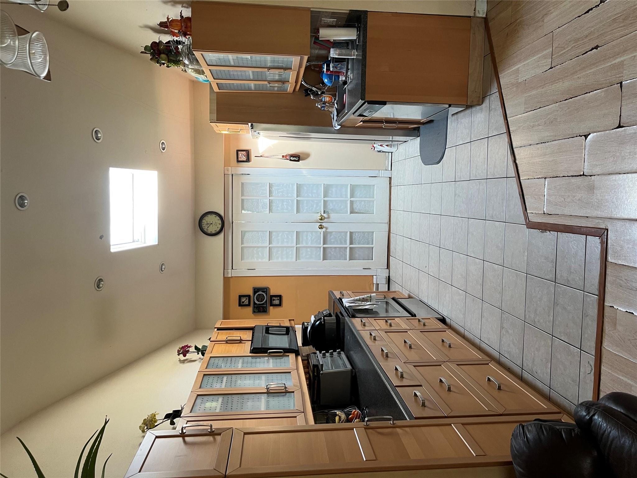 Single Family Lurcott  Suffolk County, NY 11722, MLS-853940-4