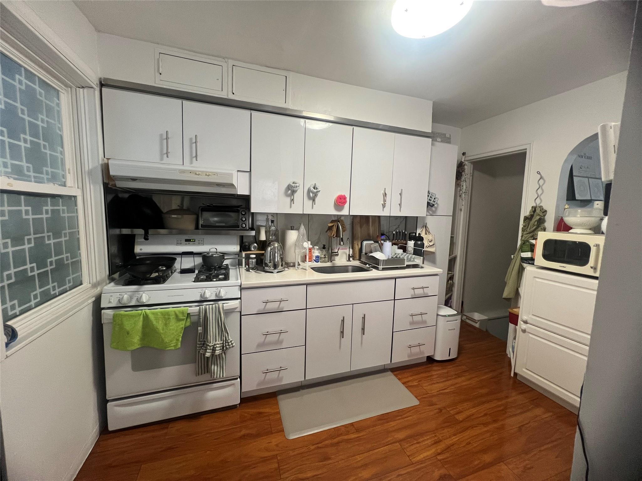 Single Family 200  Queens, NY 11361, MLS-853954-10